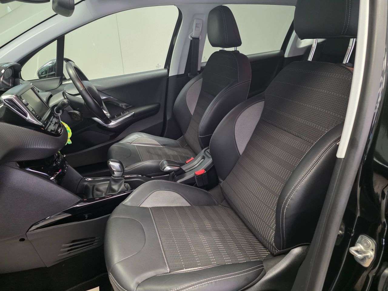 2016 PEUGEOT 2008 2016 PEUGEOT 2008