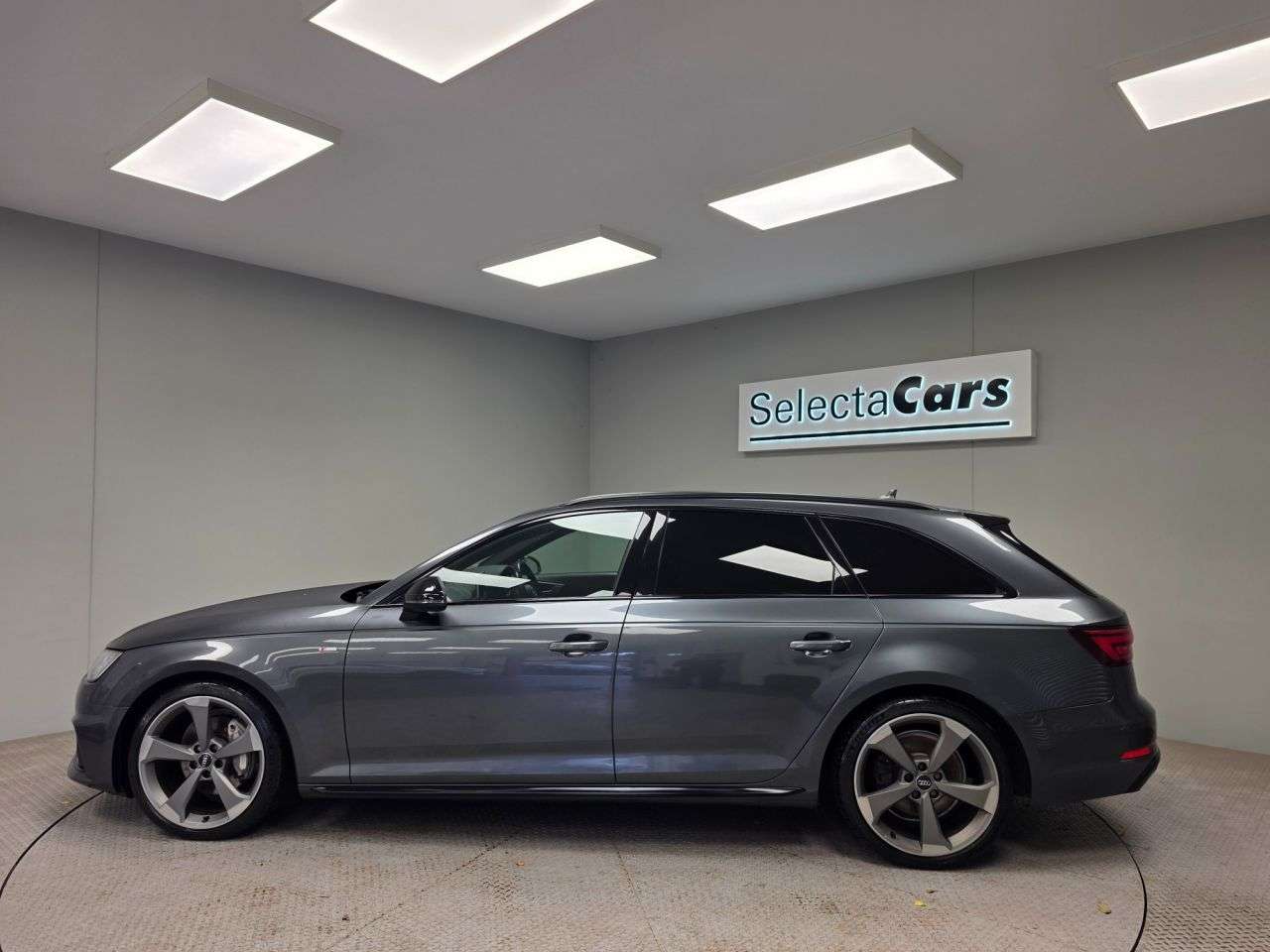 2019 AUDI A4 AVANT 2019 AUDI A4 AVANT