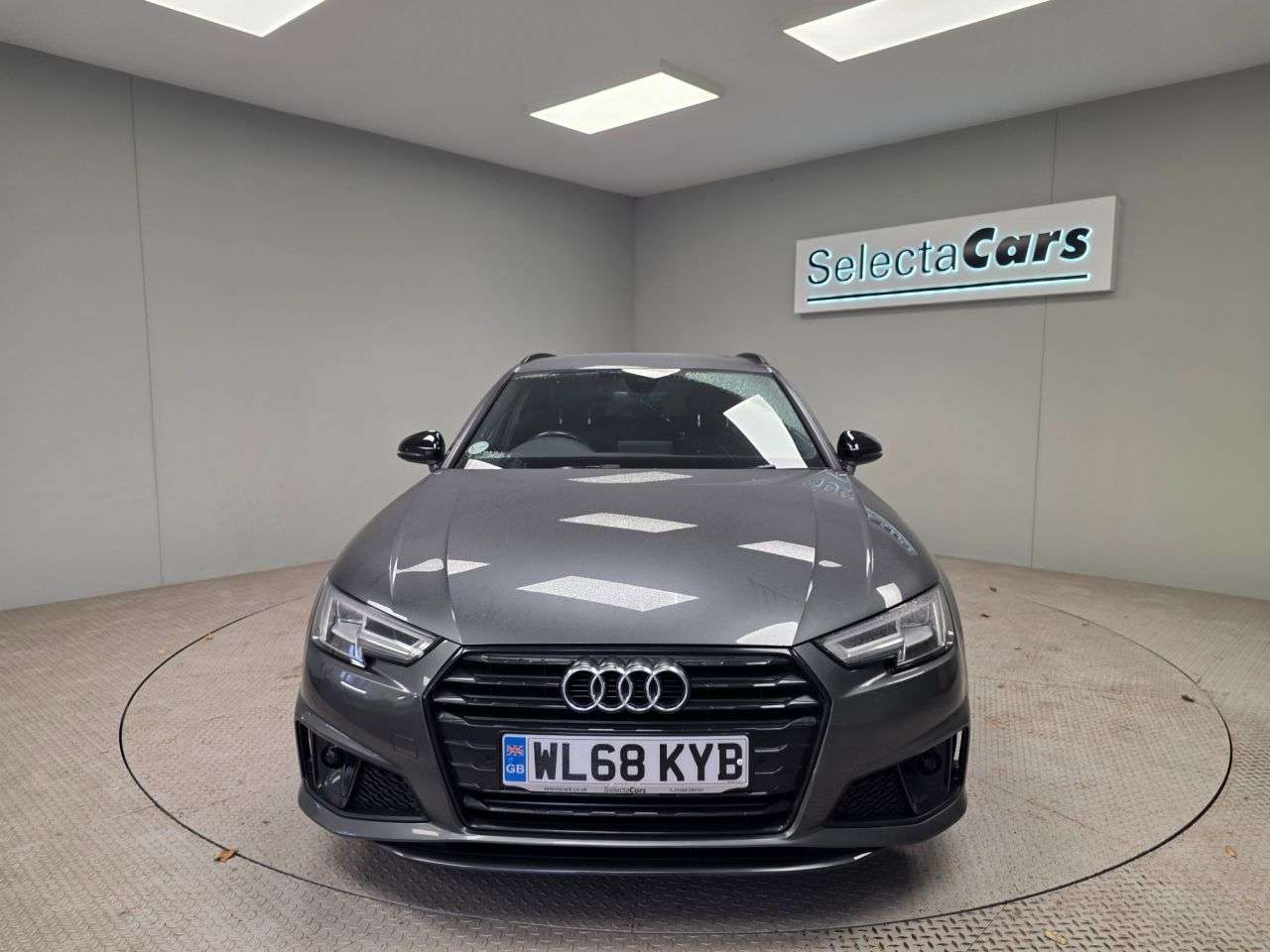 A 2019 AUDI A4 AVANT 2.0 TDI 40 Black Edition Estate 5dr Diesel S Tronic Euro 6 (s/s) (190 ps) A 2019 AUDI A4 AVANT 2.0 TDI 40 Black Edition Estate 5dr Diesel S Tronic Euro 6 (s/s) (190 ps)