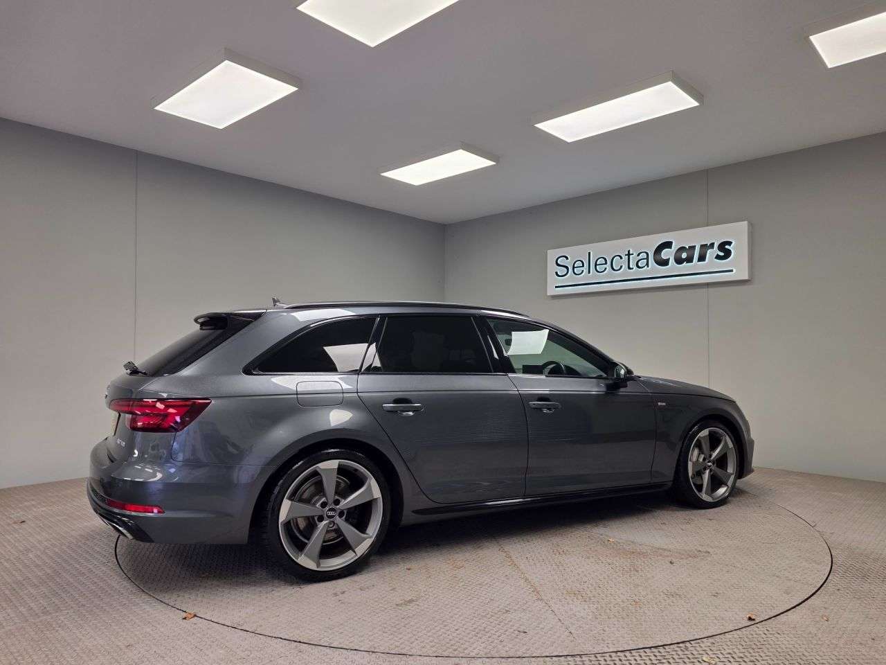 2019 AUDI A4 AVANT 2019 AUDI A4 AVANT
