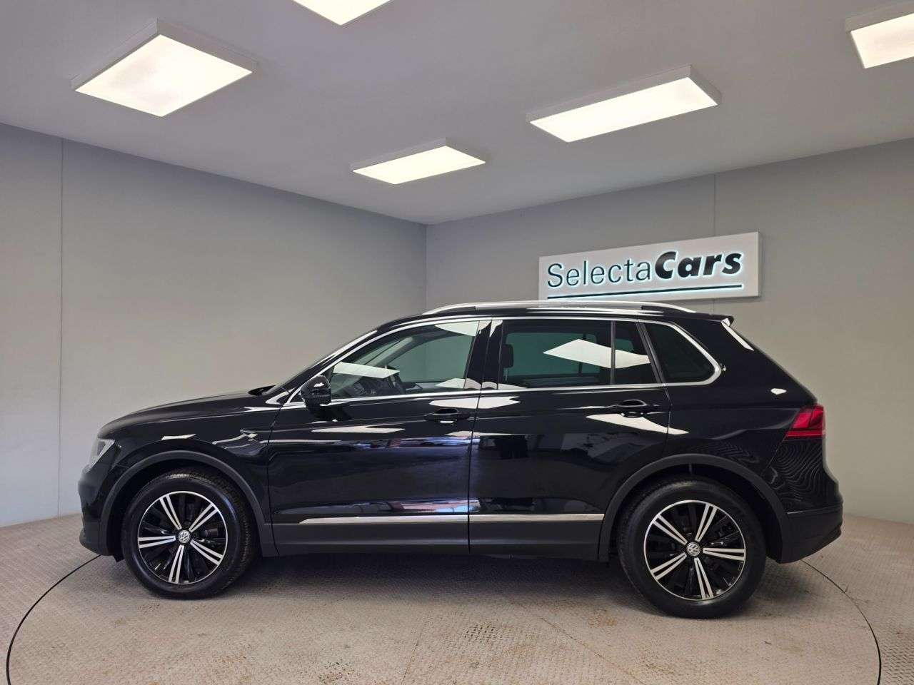 2018 VOLKSWAGEN TIGUAN 2018 VOLKSWAGEN TIGUAN