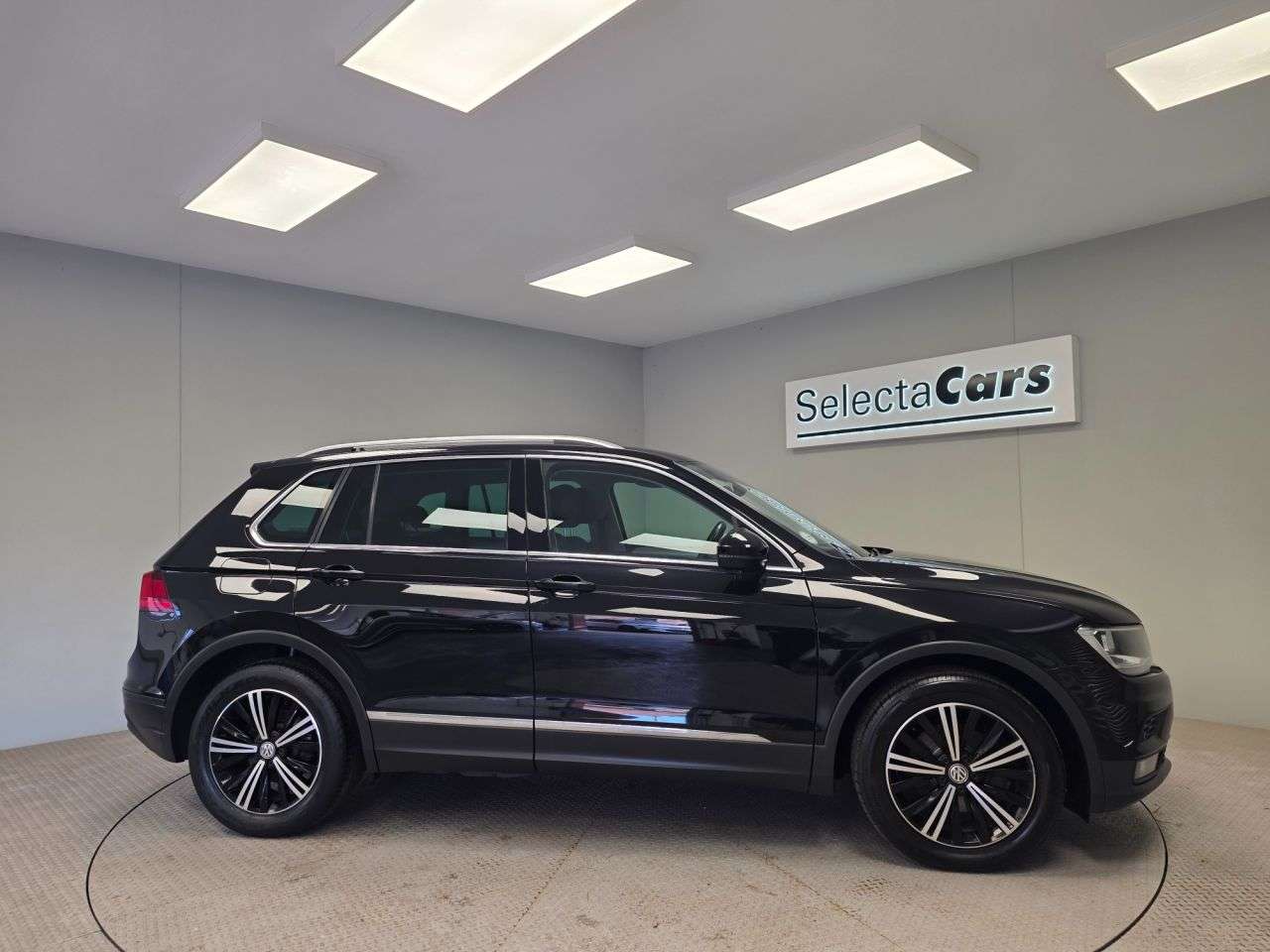 2018 VOLKSWAGEN TIGUAN 2018 VOLKSWAGEN TIGUAN