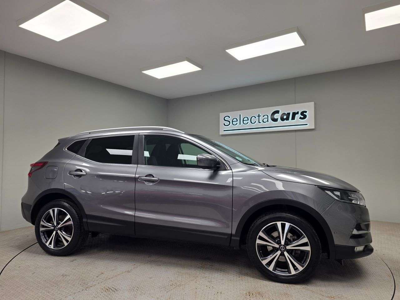 A 2019 NISSAN QASHQAI 1.3 DIG-T N-Connecta SUV 5dr Petrol DCT Auto Euro 6 (s/s) (160 ps) A 2019 NISSAN QASHQAI 1.3 DIG-T N-Connecta SUV 5dr Petrol DCT Auto Euro 6 (s/s) (160 ps)