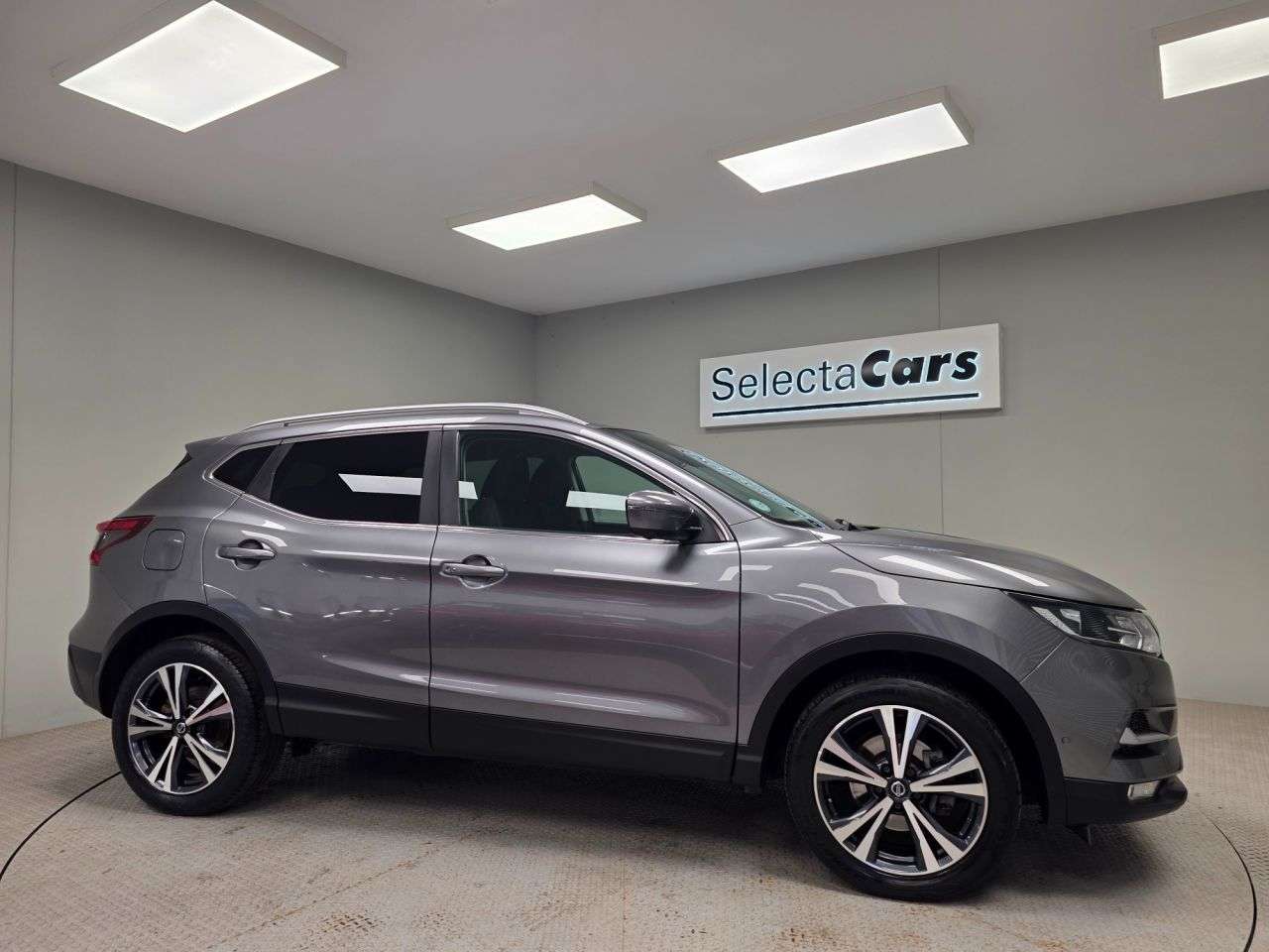 A 2019 NISSAN QASHQAI 1.3 DIG-T N-Connecta SUV 5dr Petrol DCT Auto Euro 6 (s/s) (160 ps) A 2019 NISSAN QASHQAI 1.3 DIG-T N-Connecta SUV 5dr Petrol DCT Auto Euro 6 (s/s) (160 ps)