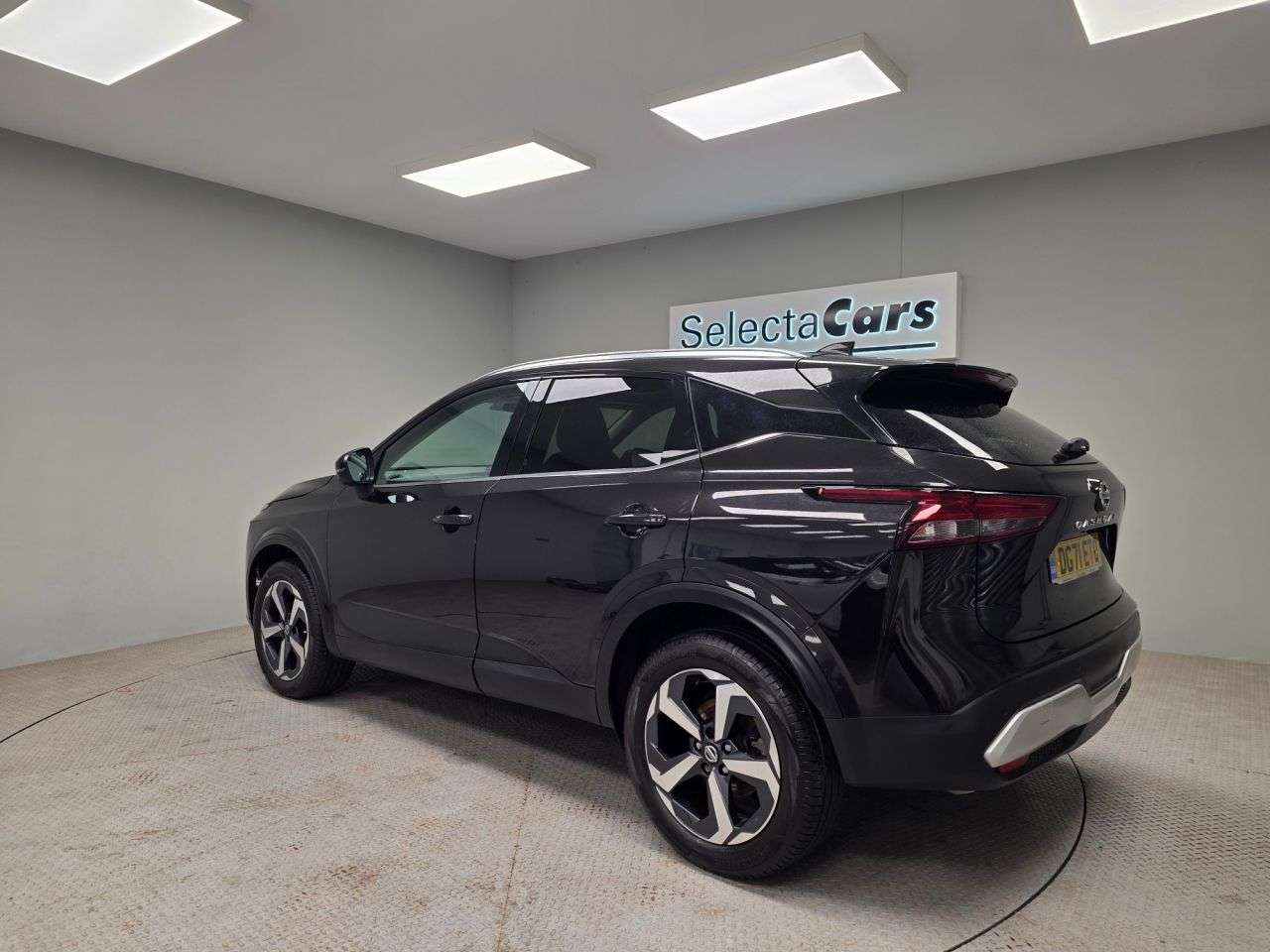A 2021 NISSAN QASHQAI 1.3 DIG-T MHEV N-Connecta SUV 5dr Petrol Hybrid Manual Euro 6 (s/s) (140 ps A 2021 NISSAN QASHQAI 1.3 DIG-T MHEV N-Connecta SUV 5dr Petrol Hybrid Manual Euro 6 (s/s) (140 ps