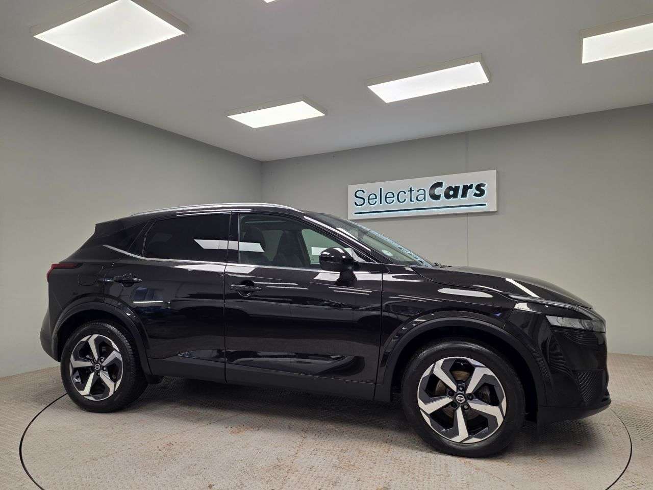 A 2021 NISSAN QASHQAI 1.3 DIG-T MHEV N-Connecta SUV 5dr Petrol Hybrid Manual Euro 6 (s/s) (140 ps A 2021 NISSAN QASHQAI 1.3 DIG-T MHEV N-Connecta SUV 5dr Petrol Hybrid Manual Euro 6 (s/s) (140 ps
