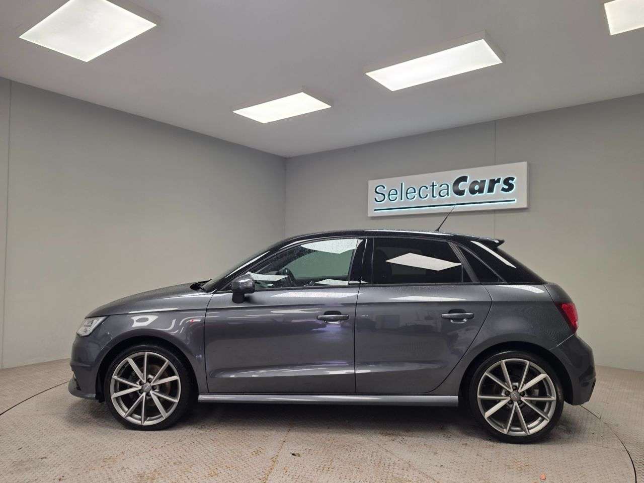 2017 AUDI A1 2017 AUDI A1