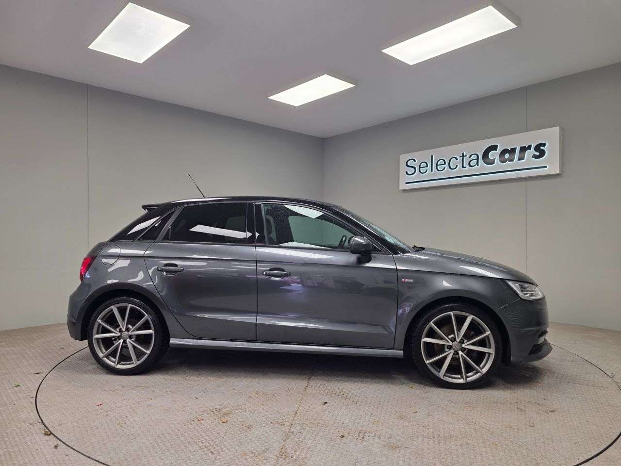 2017 AUDI A1 2017 AUDI A1