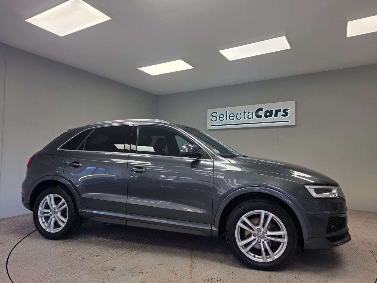A 2017 AUDI Q3 1.4 TFSI CoD S line Edition SUV 5dr Petrol Manual Euro 6 (s/s) (150 ps) A 2017 AUDI Q3 1.4 TFSI CoD S line Edition SUV 5dr Petrol Manual Euro 6 (s/s) (150 ps)