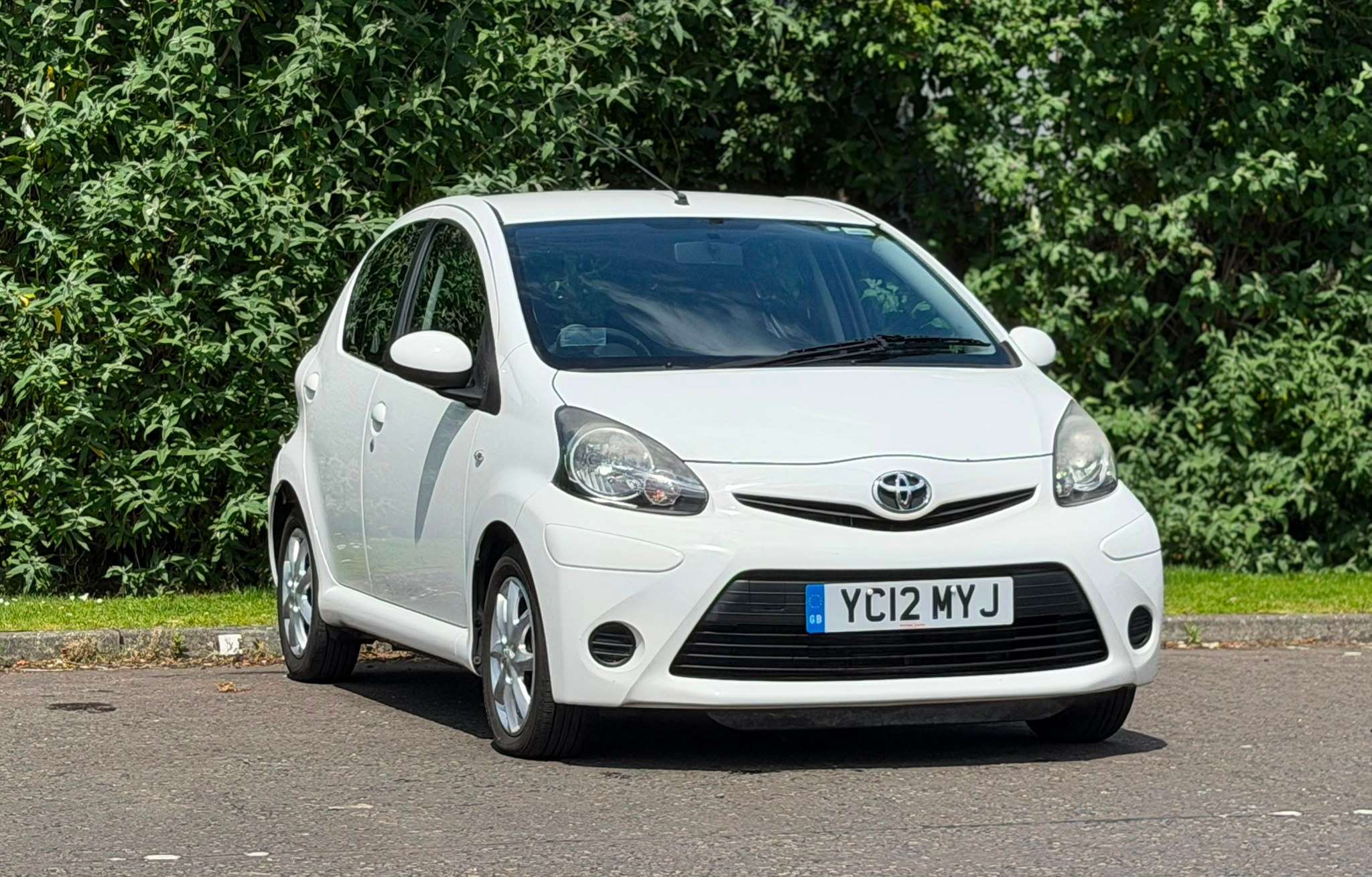 A 2012 TOYOTA AYGO 1.0 VVT-i Ice Hatchback 5dr Petrol Manual Euro 5 (67 ps) A 2012 TOYOTA AYGO 1.0 VVT-i Ice Hatchback 5dr Petrol Manual Euro 5 (67 ps)