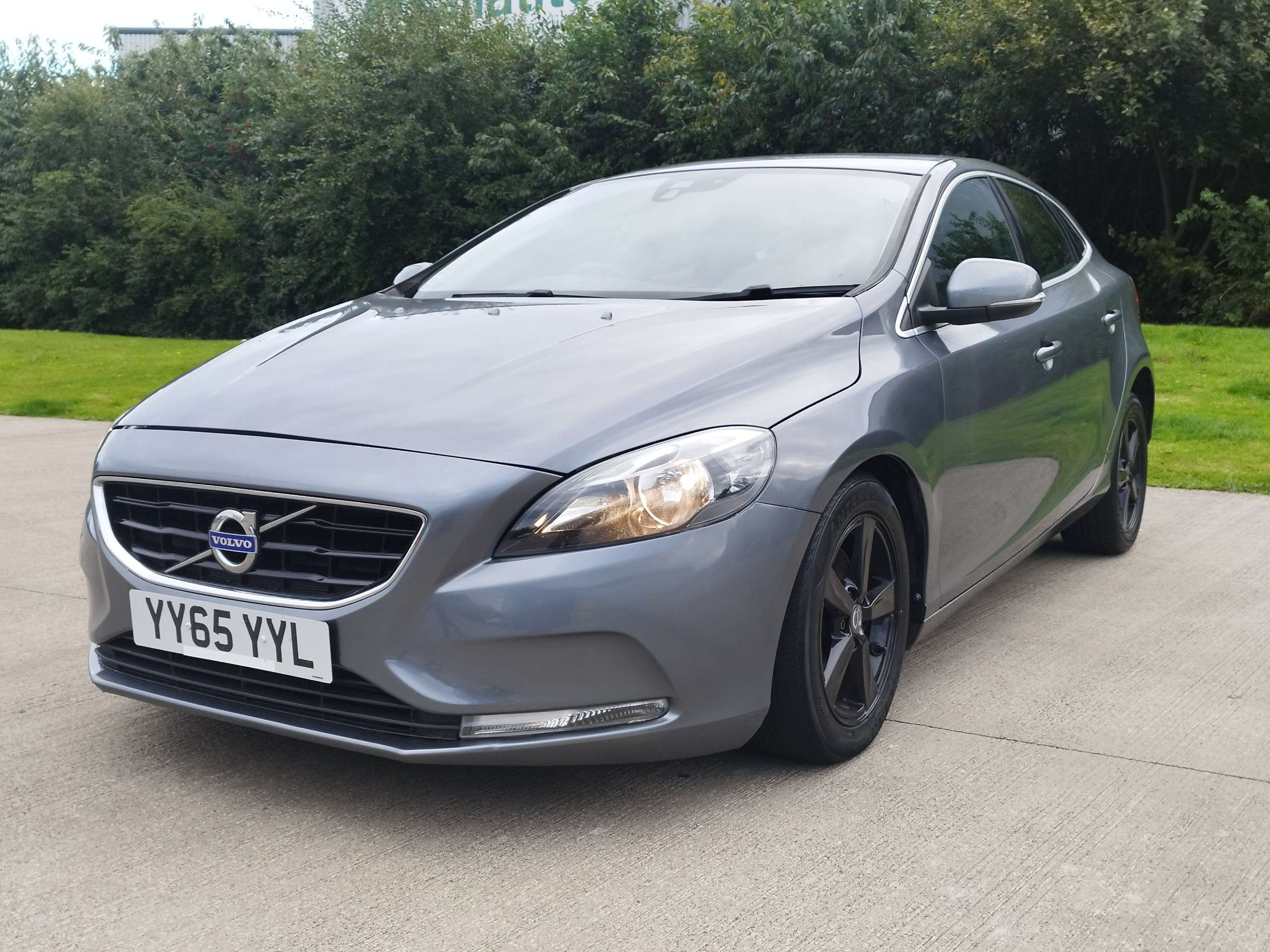 2015 VOLVO V40 2015 VOLVO V40