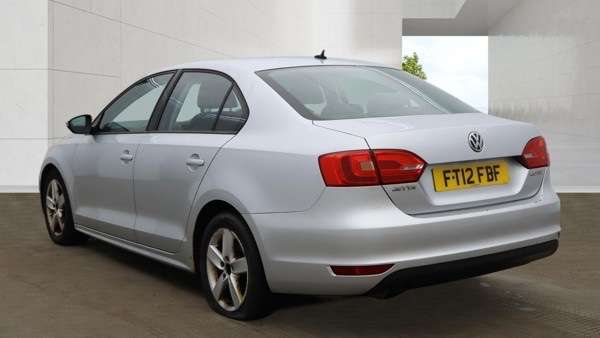 A 2013 VOLKSWAGEN PASSAT 1.6 TDI BlueMotion Tech S Estate 5dr Diesel Manual Euro 5 (s/s) (105 ps) A 2013 VOLKSWAGEN PASSAT 1.6 TDI BlueMotion Tech S Estate 5dr Diesel Manual Euro 5 (s/s) (105 ps)
