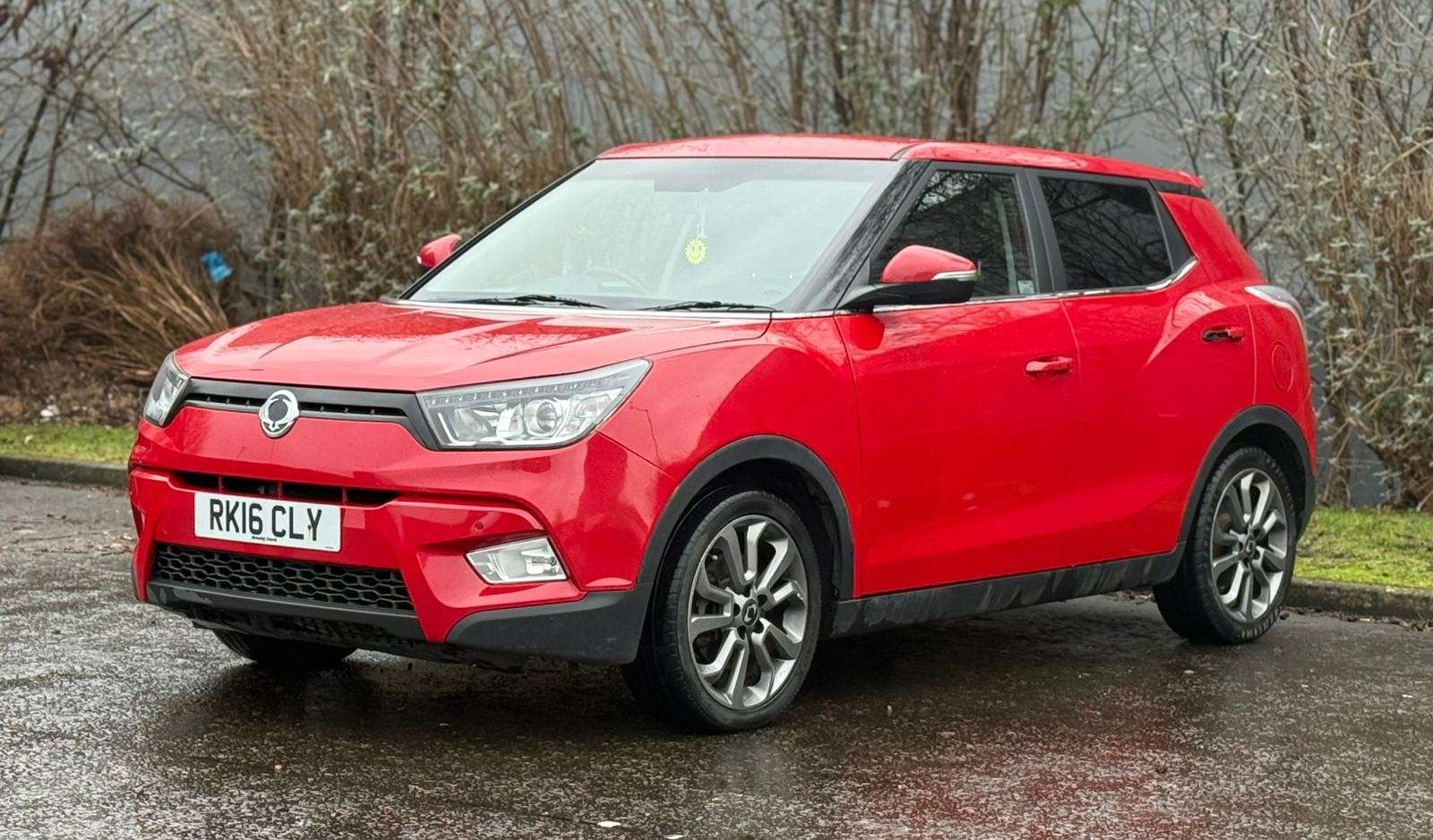 A 2016 SSANGYONG TIVOLI 1.6 e-XGi ELX SUV 5dr Petrol Manual Euro 6 (s/s) (128 ps) A 2016 SSANGYONG TIVOLI 1.6 e-XGi ELX SUV 5dr Petrol Manual Euro 6 (s/s) (128 ps)