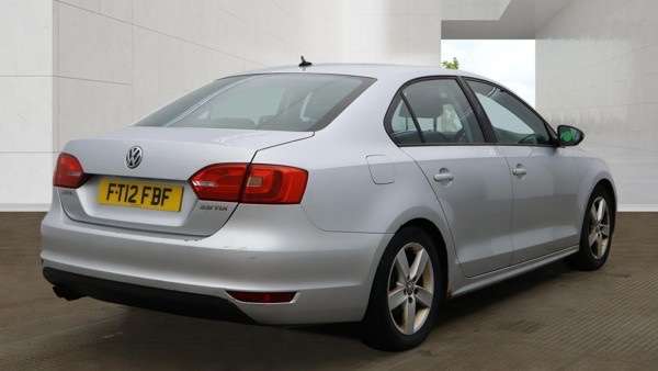 A 2013 VOLKSWAGEN PASSAT 1.6 TDI BlueMotion Tech S Estate 5dr Diesel Manual Euro 5 (s/s) (105 ps) A 2013 VOLKSWAGEN PASSAT 1.6 TDI BlueMotion Tech S Estate 5dr Diesel Manual Euro 5 (s/s) (105 ps)