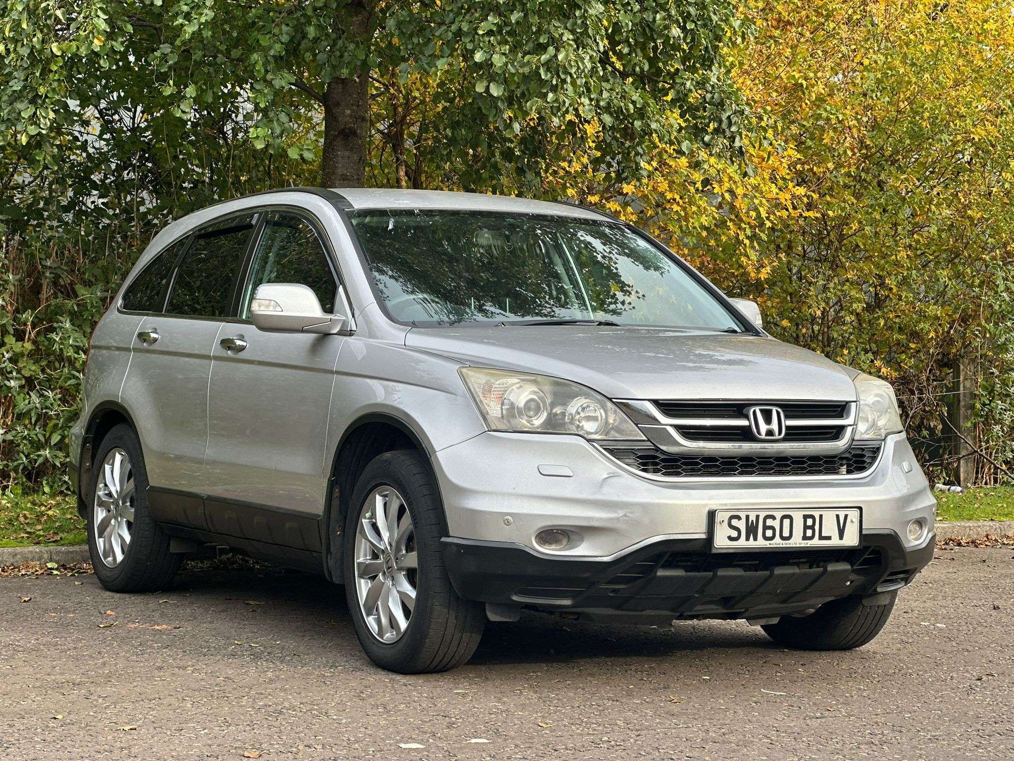 A 2010 HONDA CR-V 2.2 i-DTEC ES SUV 5dr Diesel Manual 4WD Euro 5 (150 ps) A 2010 HONDA CR-V 2.2 i-DTEC ES SUV 5dr Diesel Manual 4WD Euro 5 (150 ps)