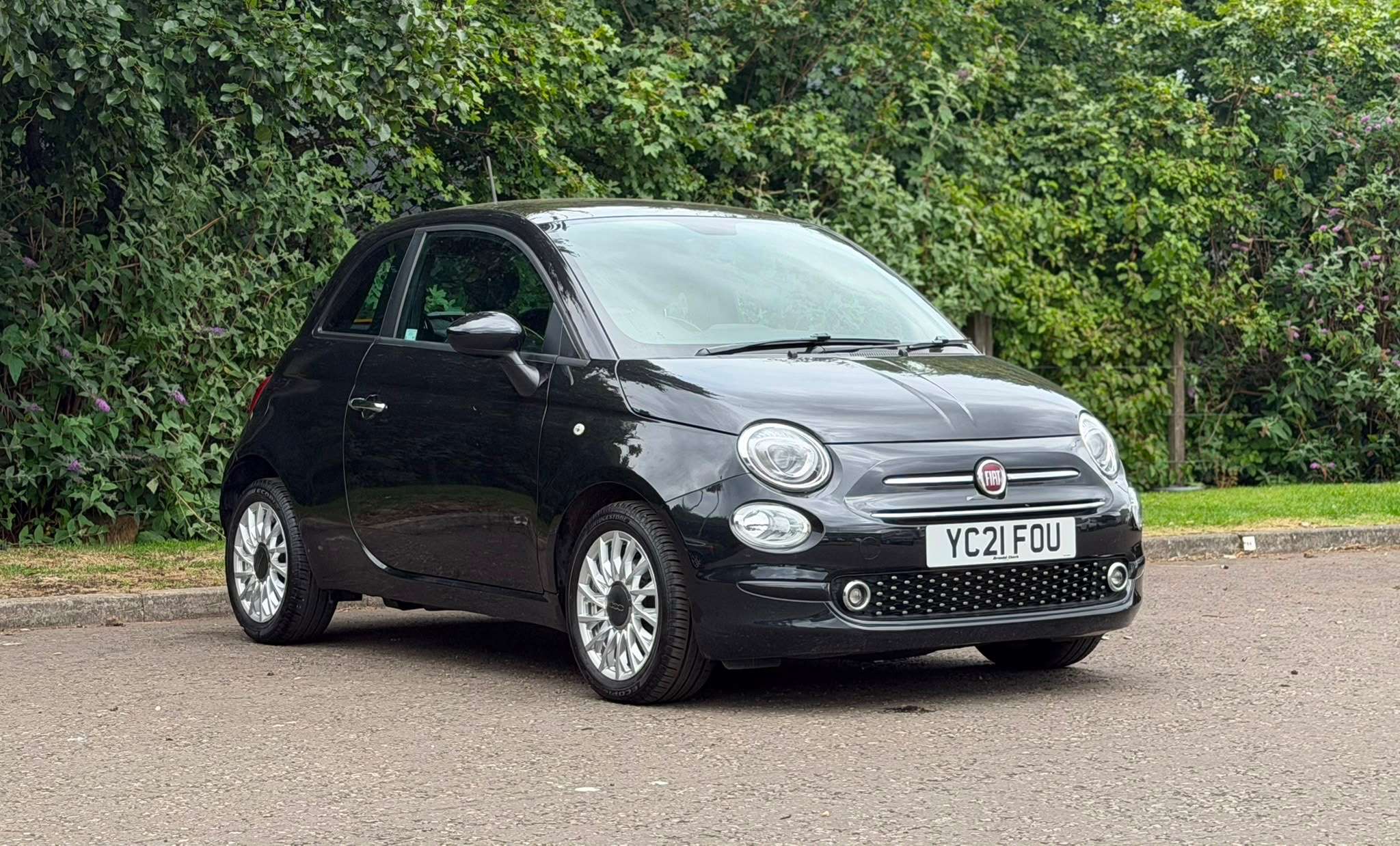 A 2021 FIAT 500 1.0 MHEV Lounge Hatchback 3dr Petrol Manual Euro 6 (s/s) (70 bhp) A 2021 FIAT 500 1.0 MHEV Lounge Hatchback 3dr Petrol Manual Euro 6 (s/s) (70 bhp)