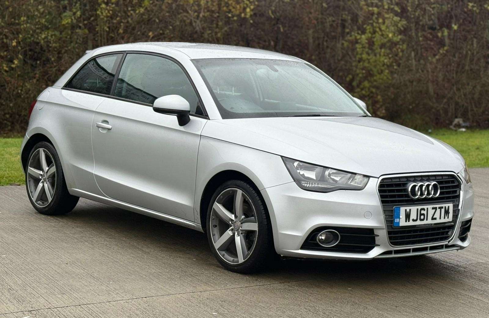 A 2011 AUDI A1 1.6 TDI Sport Hatchback 3dr Diesel Manual Euro 5 (s/s) (105 ps) A 2011 AUDI A1 1.6 TDI Sport Hatchback 3dr Diesel Manual Euro 5 (s/s) (105 ps)