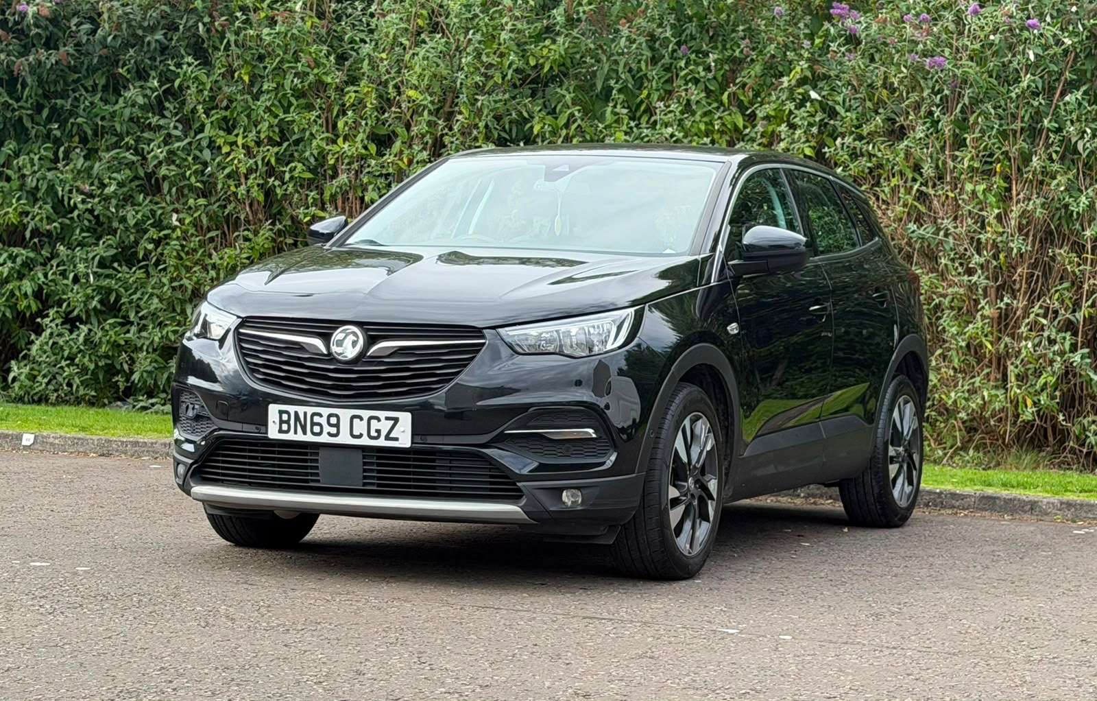 A 2019 VAUXHALL GRANDLAND X 1.2 Turbo GPF Sport Nav SUV 5dr Petrol Manual Euro 6 (s/s) (130 ps) A 2019 VAUXHALL GRANDLAND X 1.2 Turbo GPF Sport Nav SUV 5dr Petrol Manual Euro 6 (s/s) (130 ps)