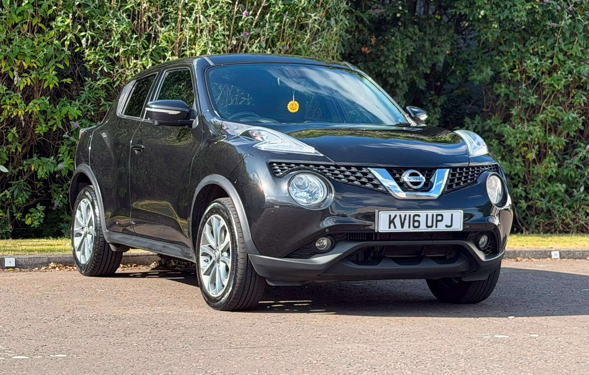 A 2016 NISSAN JUKE 1.5 dCi Tekna SUV 5dr Diesel Manual Euro 6 (s/s) (110 ps) A 2016 NISSAN JUKE 1.5 dCi Tekna SUV 5dr Diesel Manual Euro 6 (s/s) (110 ps)
