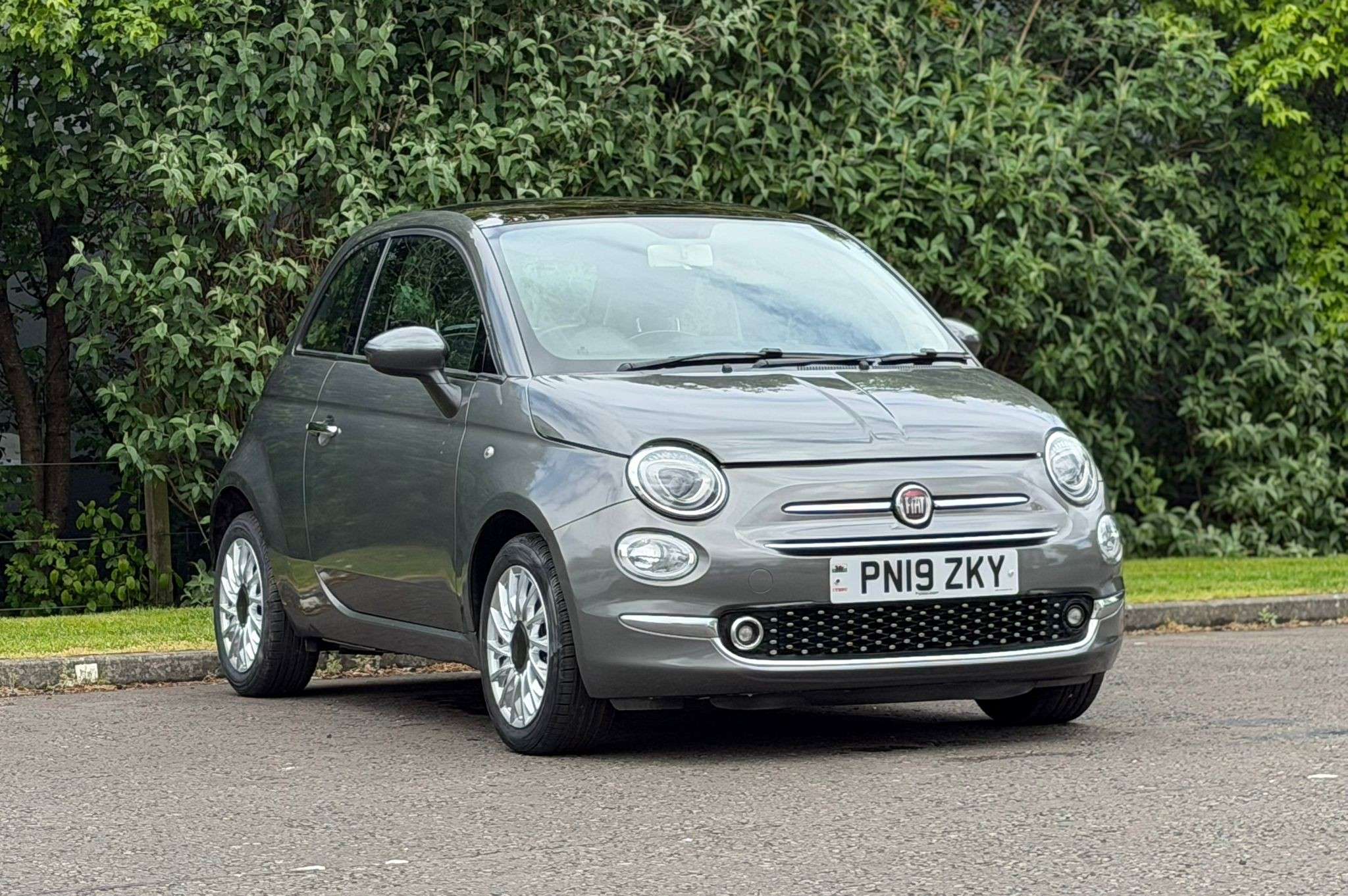 A 2019 FIAT 500 1.2 Lounge Hatchback 3dr Petrol Manual Euro 6 (s/s) (69 bhp) A 2019 FIAT 500 1.2 Lounge Hatchback 3dr Petrol Manual Euro 6 (s/s) (69 bhp)