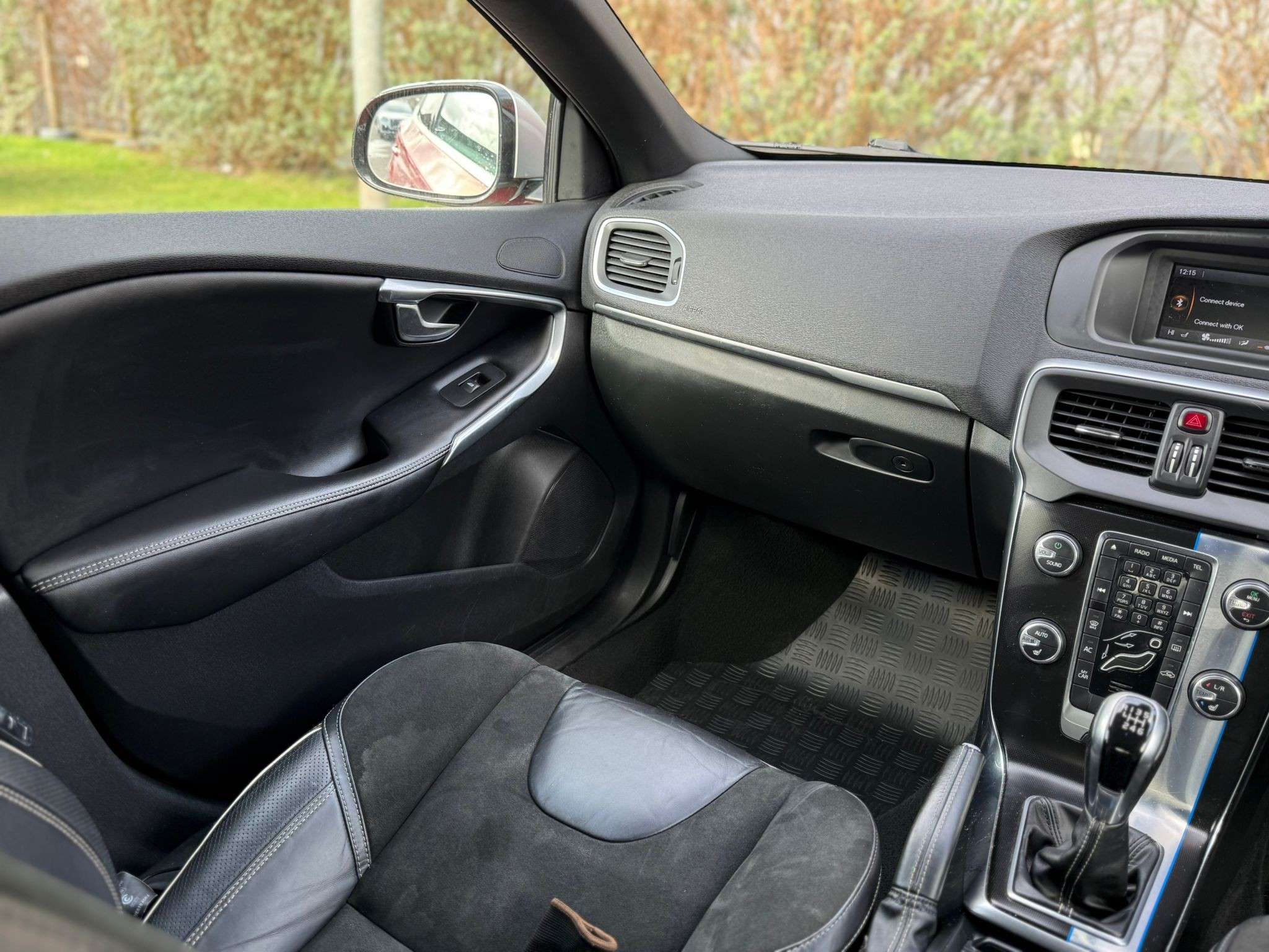 2014 VOLVO V40 2014 VOLVO V40