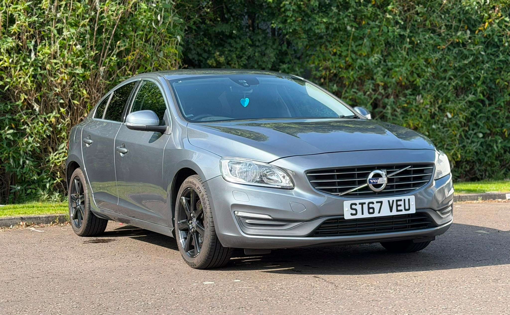 A 2018 VOLVO S60 2.0 T4 SE Nav Saloon 4dr Petrol Manual Euro 6 (s/s) (190 ps) A 2018 VOLVO S60 2.0 T4 SE Nav Saloon 4dr Petrol Manual Euro 6 (s/s) (190 ps)