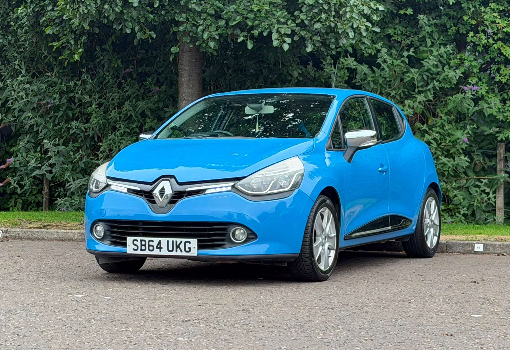 A 2014 RENAULT CLIO 1.2 16V Dynamique MediaNav Hatchback 5dr Petrol Manual Euro 5 (75 ps) A 2014 RENAULT CLIO 1.2 16V Dynamique MediaNav Hatchback 5dr Petrol Manual Euro 5 (75 ps)