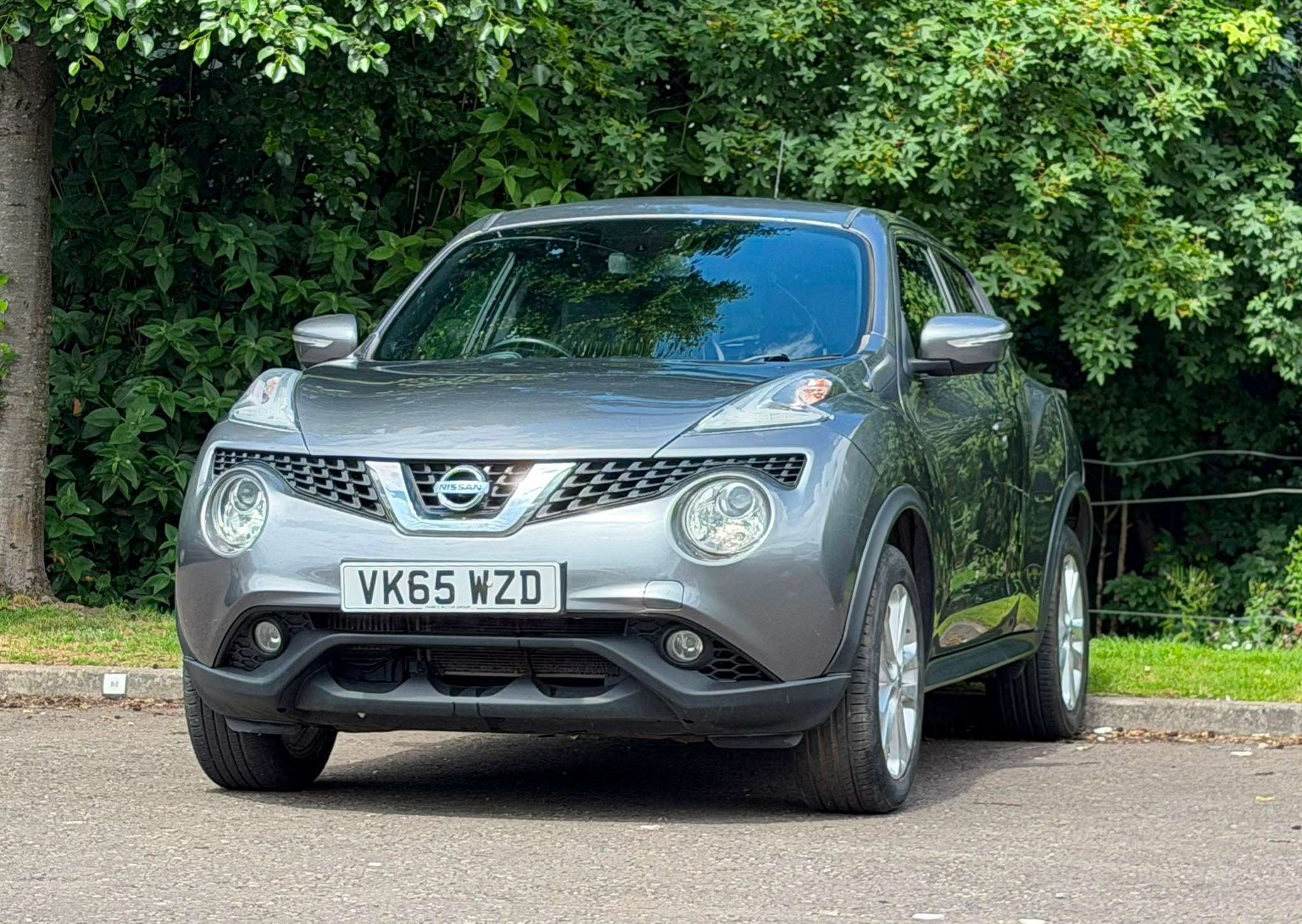 A 2015 NISSAN JUKE 1.5 dCi Tekna SUV 5dr Diesel Manual Euro 6 (s/s) (110 ps) A 2015 NISSAN JUKE 1.5 dCi Tekna SUV 5dr Diesel Manual Euro 6 (s/s) (110 ps)