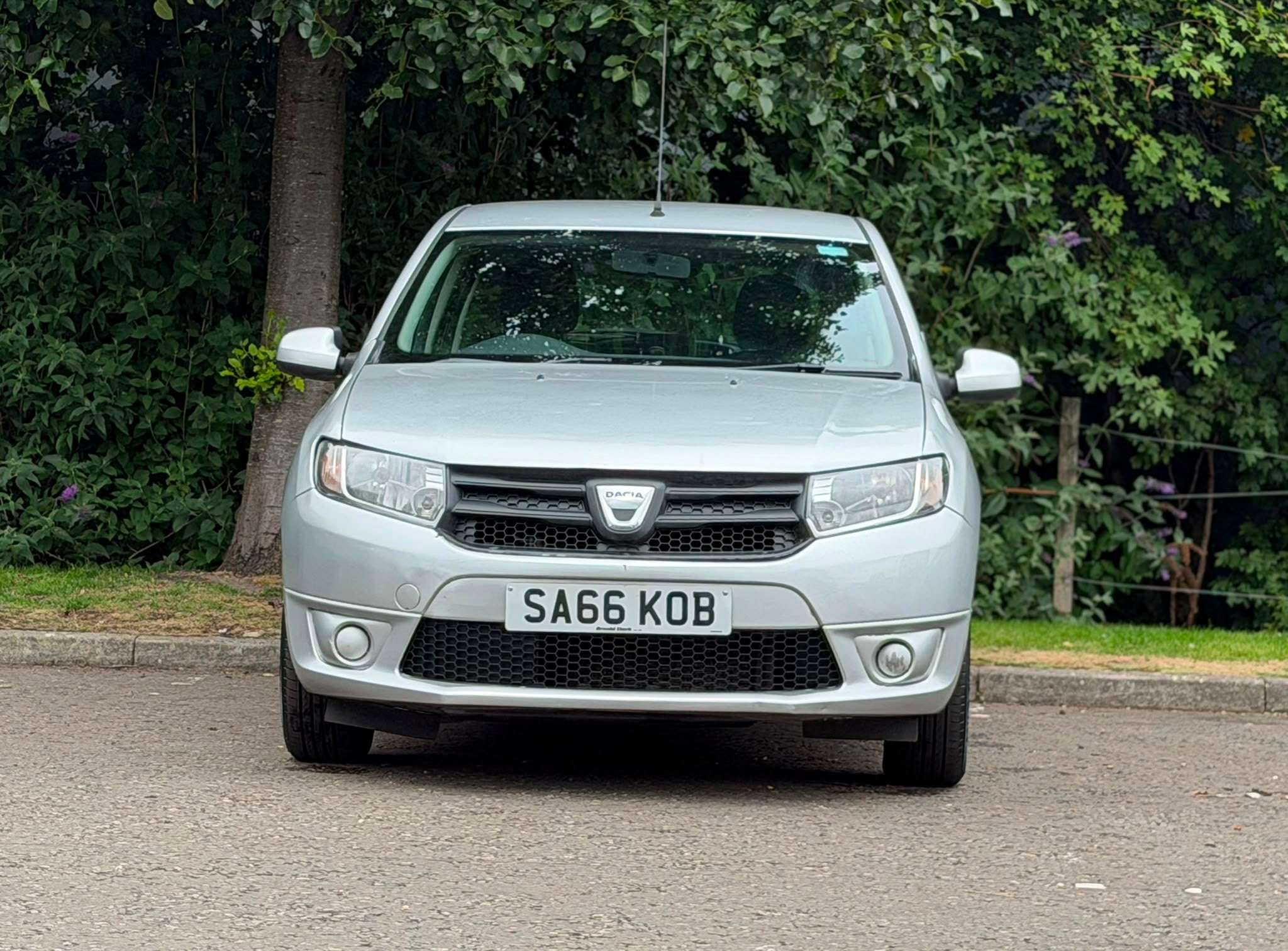 A 2016 DACIA SANDERO 0.9 TCe Laureate Hatchback 5dr Petrol Manual Euro 6 (s/s) (90 ps) A 2016 DACIA SANDERO 0.9 TCe Laureate Hatchback 5dr Petrol Manual Euro 6 (s/s) (90 ps)