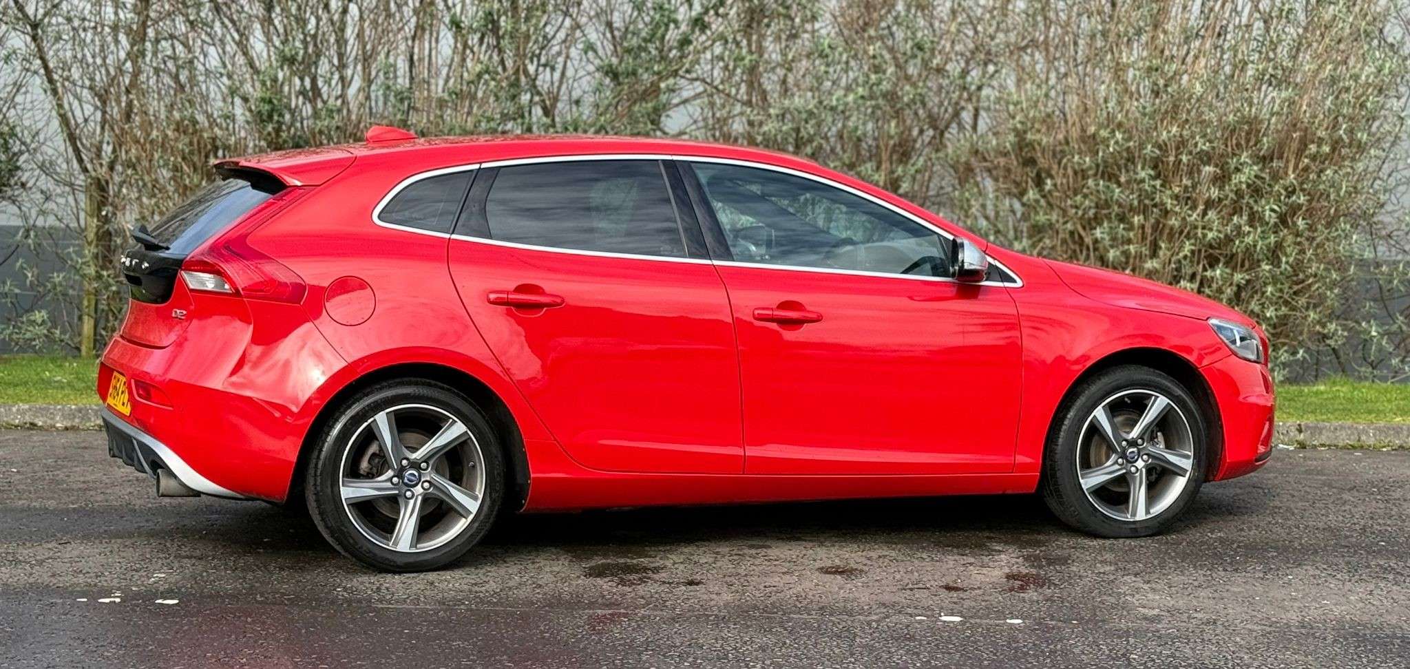 2014 VOLVO V40 2014 VOLVO V40