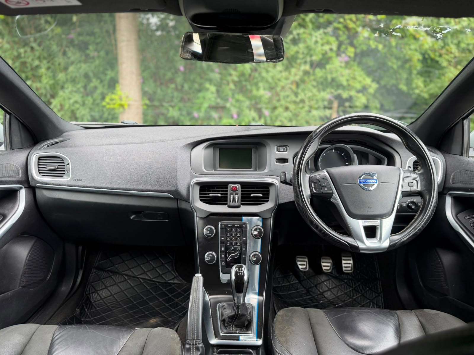2014 VOLVO V40 2014 VOLVO V40