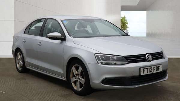 A 2013 VOLKSWAGEN PASSAT 1.6 TDI BlueMotion Tech S Estate 5dr Diesel Manual Euro 5 (s/s) (105 ps) A 2013 VOLKSWAGEN PASSAT 1.6 TDI BlueMotion Tech S Estate 5dr Diesel Manual Euro 5 (s/s) (105 ps)