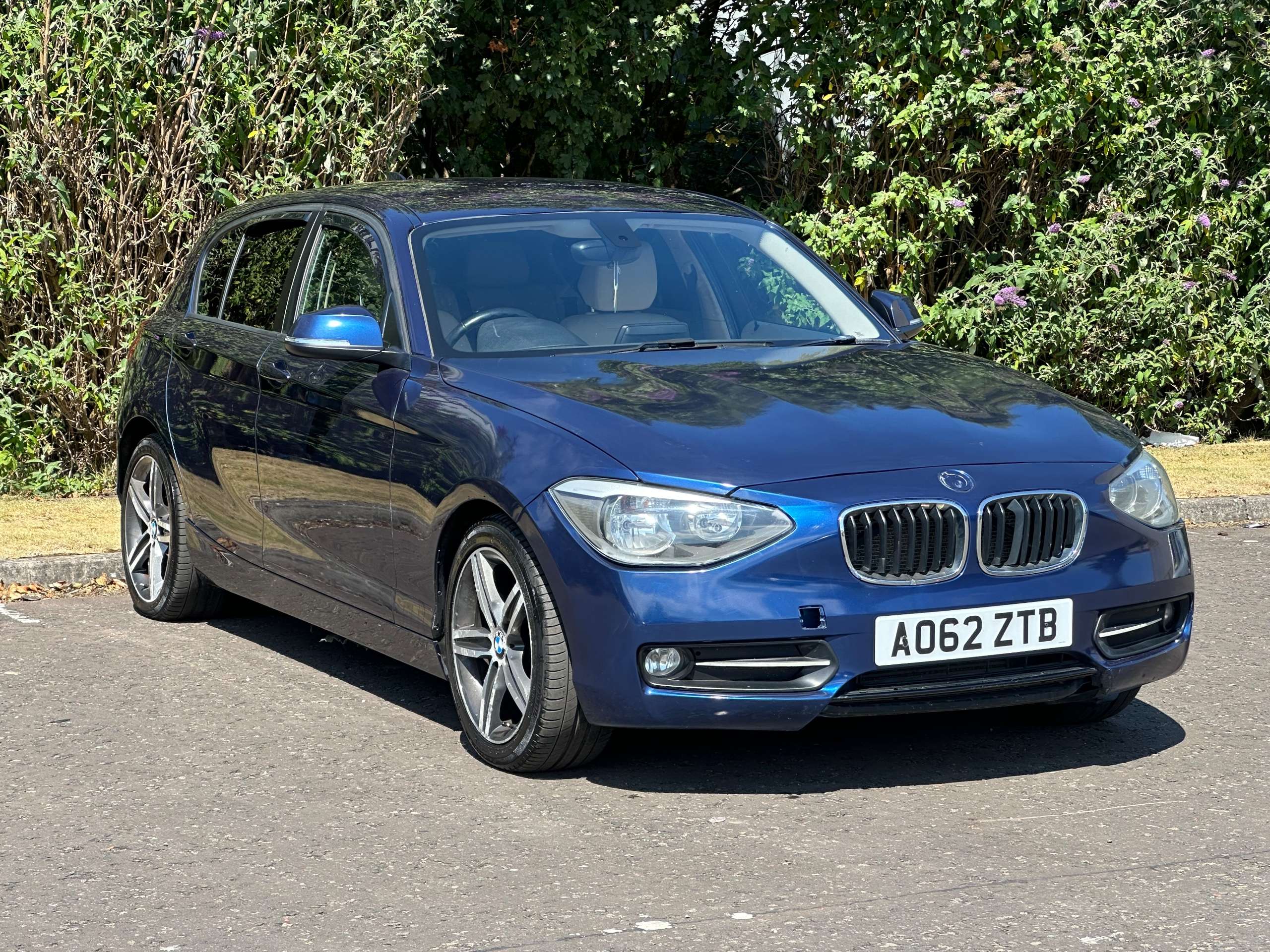 A 2013 BMW 1 SERIES 1.6 116d ED EfficientDynamics Hatchback 5dr Diesel Manual Euro 5 (s/s) (116 ps) A 2013 BMW 1 SERIES 1.6 116d ED EfficientDynamics Hatchback 5dr Diesel Manual Euro 5 (s/s) (116 ps)