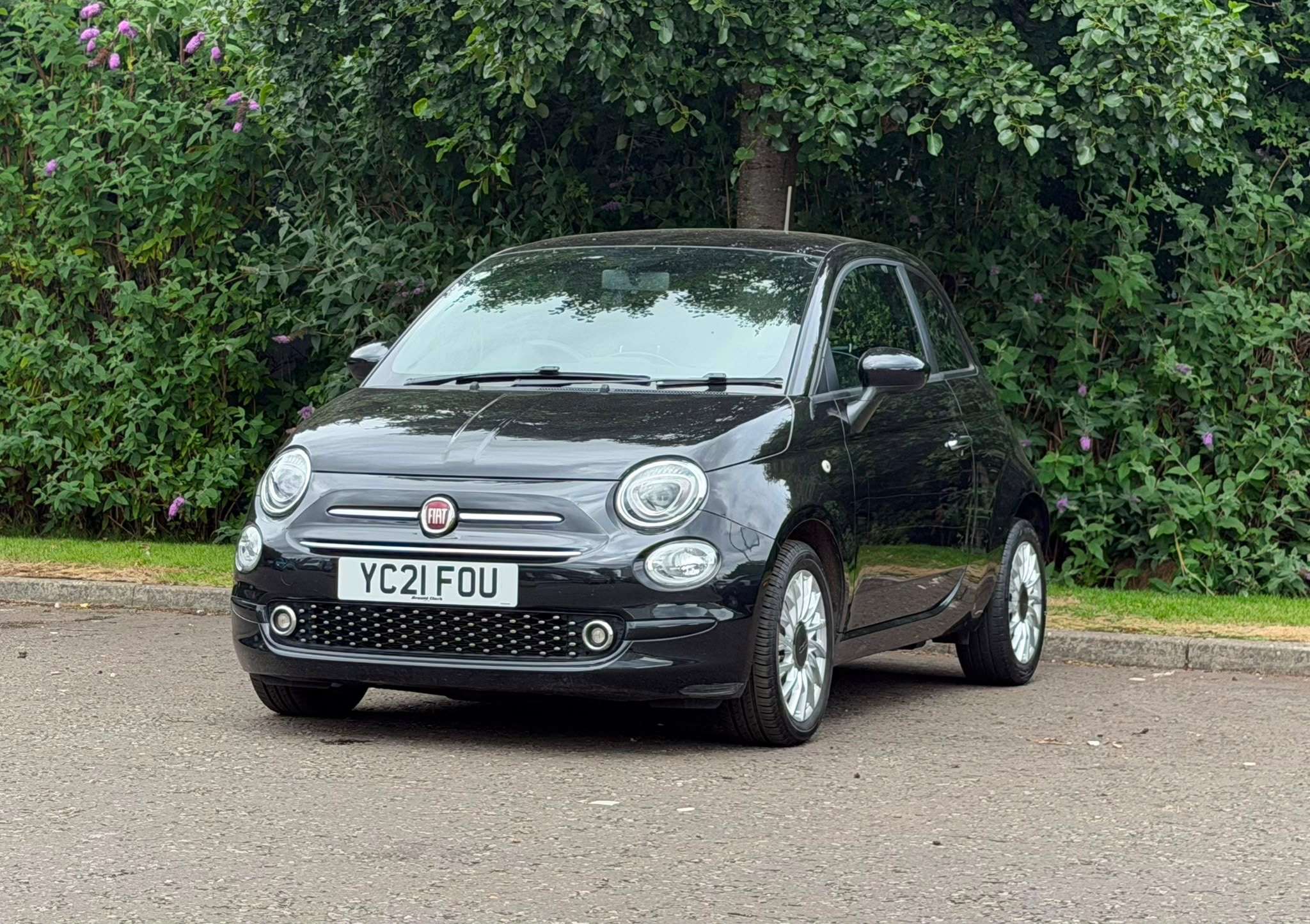 A 2021 FIAT 500 1.0 MHEV Lounge Hatchback 3dr Petrol Manual Euro 6 (s/s) (70 bhp) A 2021 FIAT 500 1.0 MHEV Lounge Hatchback 3dr Petrol Manual Euro 6 (s/s) (70 bhp)