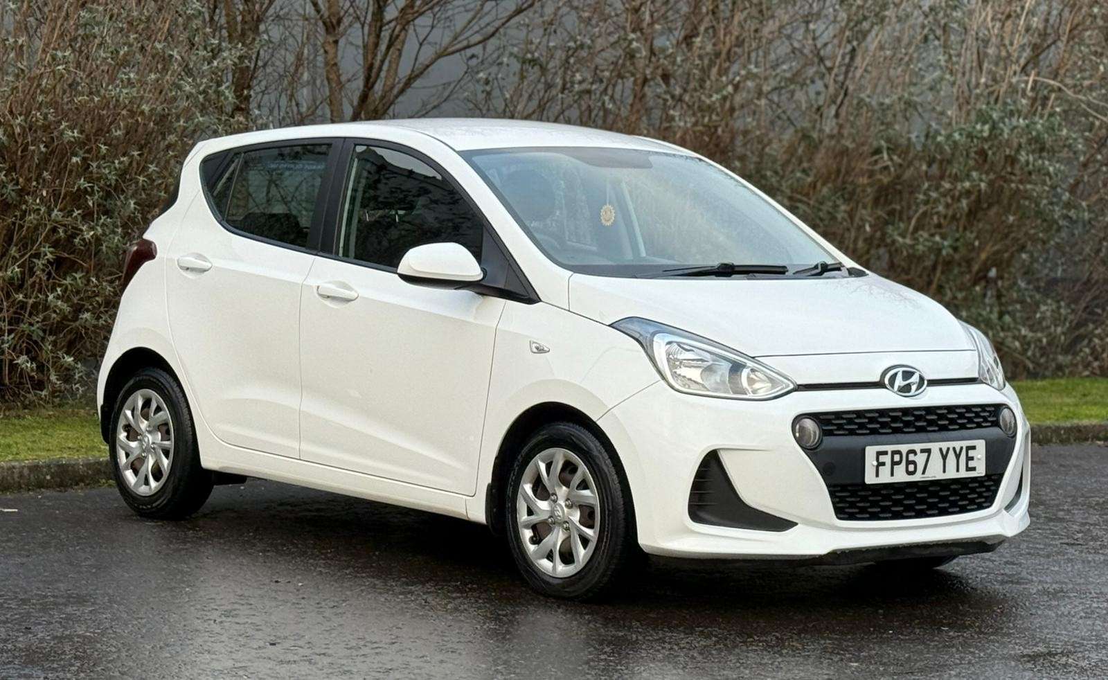 A 2017 HYUNDAI I10 1.0 SE Hatchback 5dr Petrol Manual Euro 6 (66 ps) A 2017 HYUNDAI I10 1.0 SE Hatchback 5dr Petrol Manual Euro 6 (66 ps)