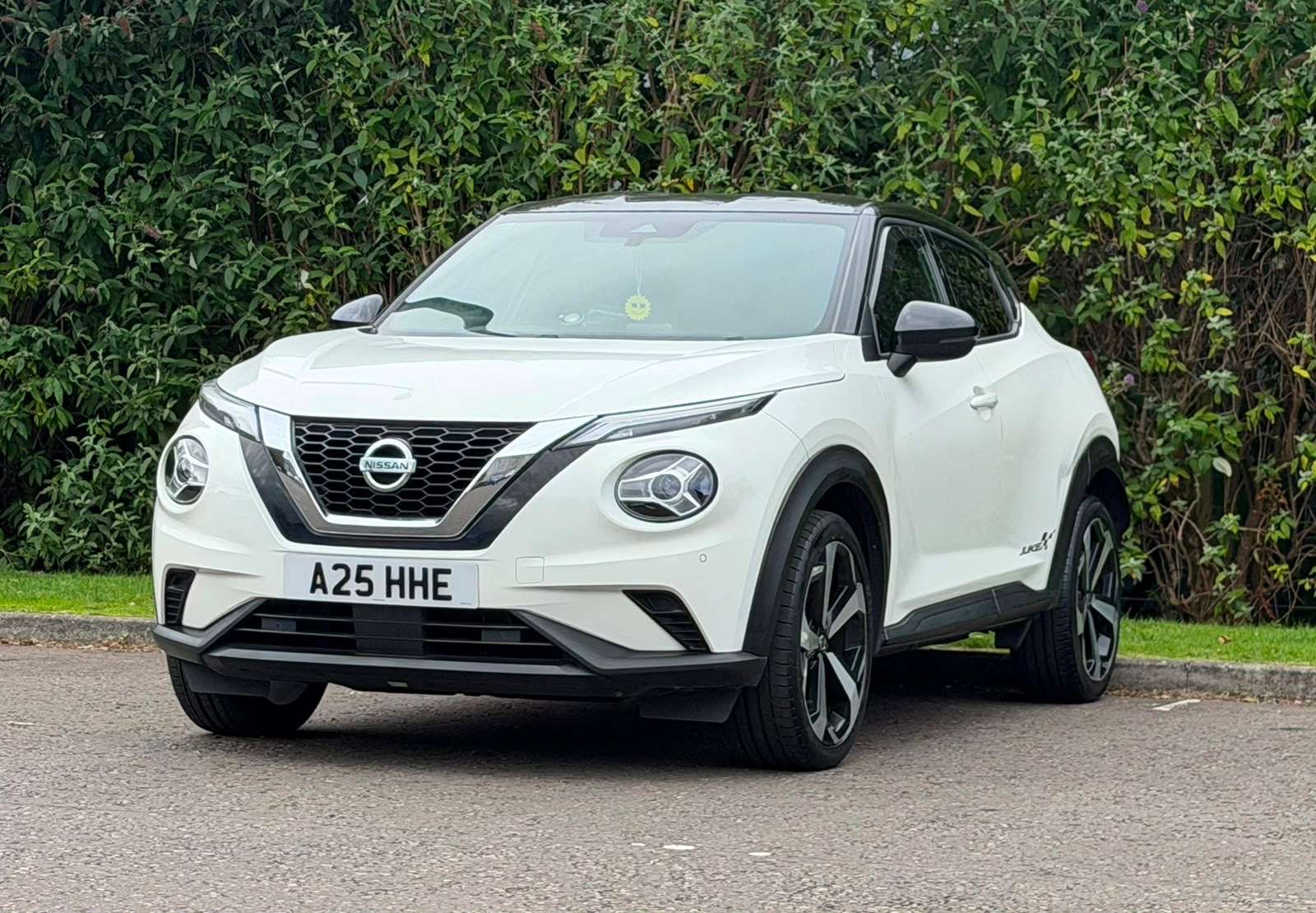 A 2021 NISSAN JUKE 1.0 DIG-T N-Connecta SUV 5dr Petrol Manual Euro 6 (s/s) (114 ps) A 2021 NISSAN JUKE 1.0 DIG-T N-Connecta SUV 5dr Petrol Manual Euro 6 (s/s) (114 ps)