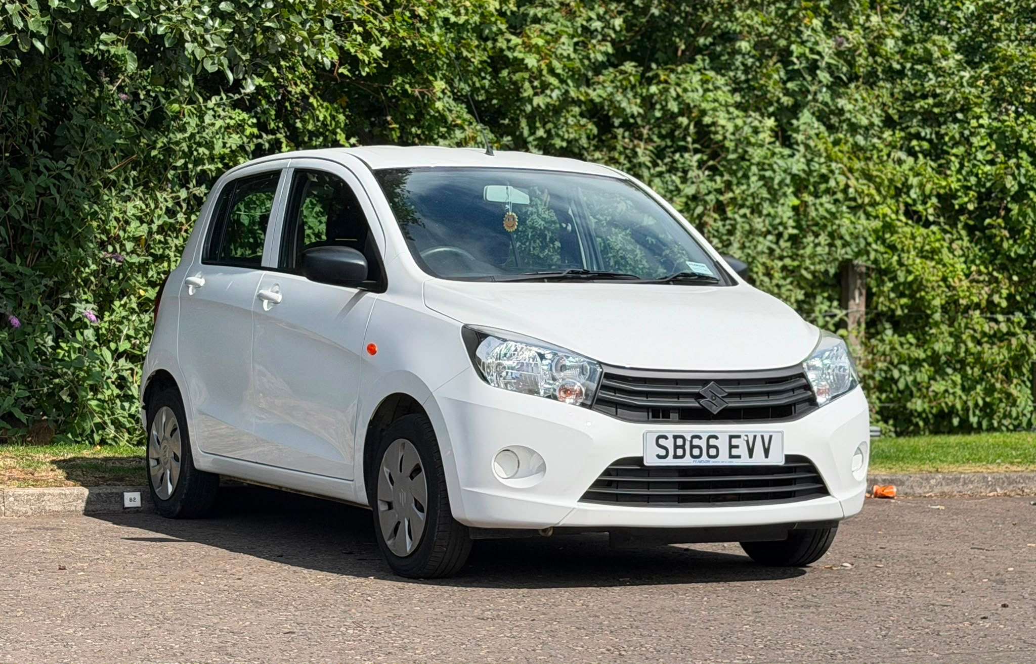 A 2016 SUZUKI CELERIO 1.0 SZ2 Hatchback 5dr Petrol Manual Euro 6 (68 ps) A 2016 SUZUKI CELERIO 1.0 SZ2 Hatchback 5dr Petrol Manual Euro 6 (68 ps)