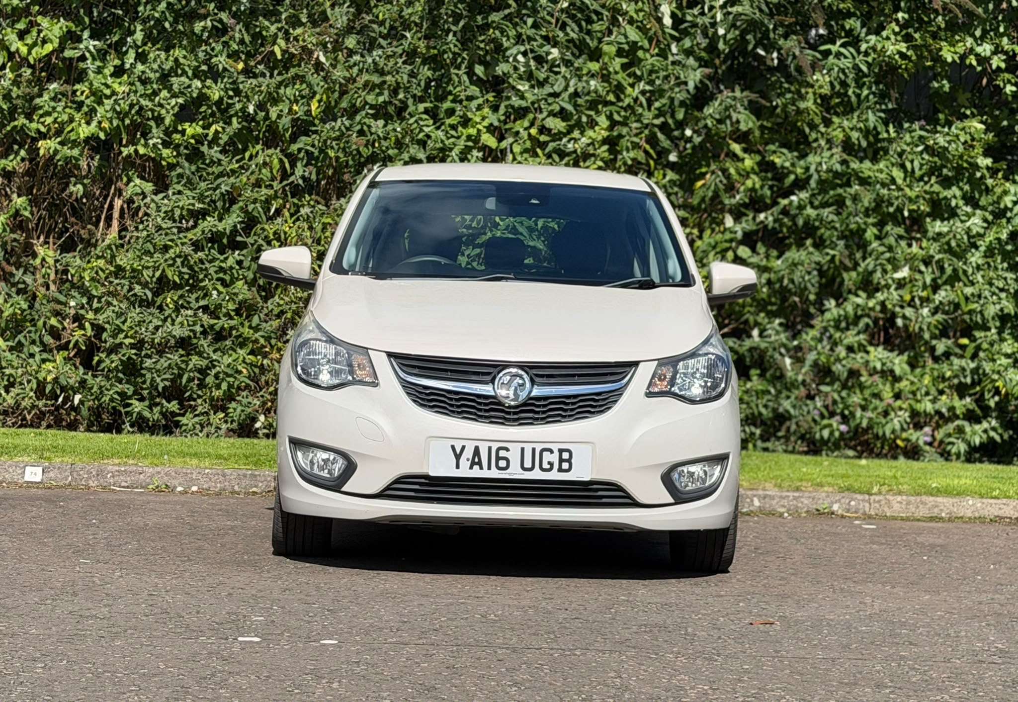 A 2016 VAUXHALL VIVA 1.0i SE Hatchback 5dr Petrol Manual Euro 6 (a/c) (75 ps) A 2016 VAUXHALL VIVA 1.0i SE Hatchback 5dr Petrol Manual Euro 6 (a/c) (75 ps)
