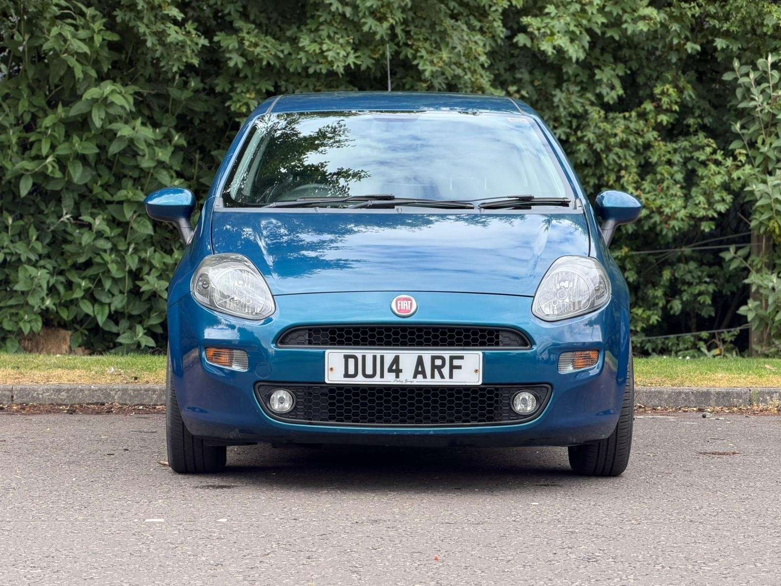 A 2014 FIAT PUNTO EASY A 2014 FIAT PUNTO EASY