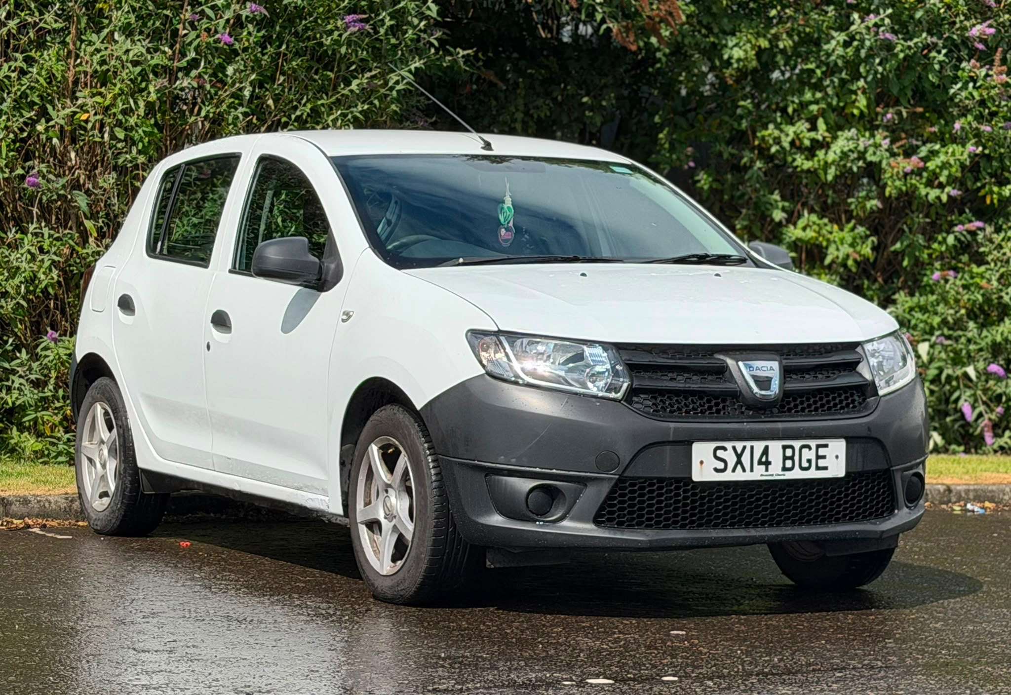 A 2014 DACIA SANDERO 1.2 Access Hatchback 5dr Petrol Manual Euro 5 (75 ps) A 2014 DACIA SANDERO 1.2 Access Hatchback 5dr Petrol Manual Euro 5 (75 ps)