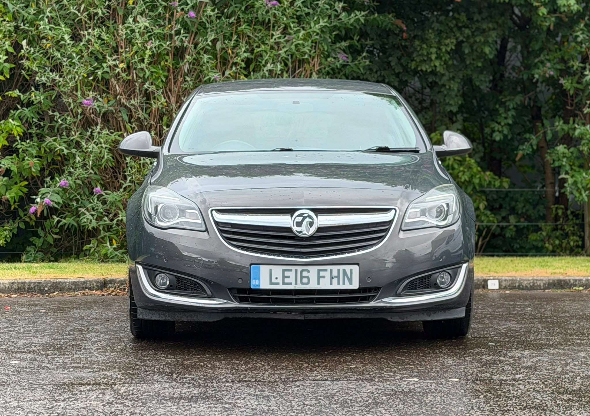 A 2016 VAUXHALL INSIGNIA 1.4i Turbo SRi Hatchback 5dr Petrol Manual Euro 6 (s/s) (140 ps) A 2016 VAUXHALL INSIGNIA 1.4i Turbo SRi Hatchback 5dr Petrol Manual Euro 6 (s/s) (140 ps)