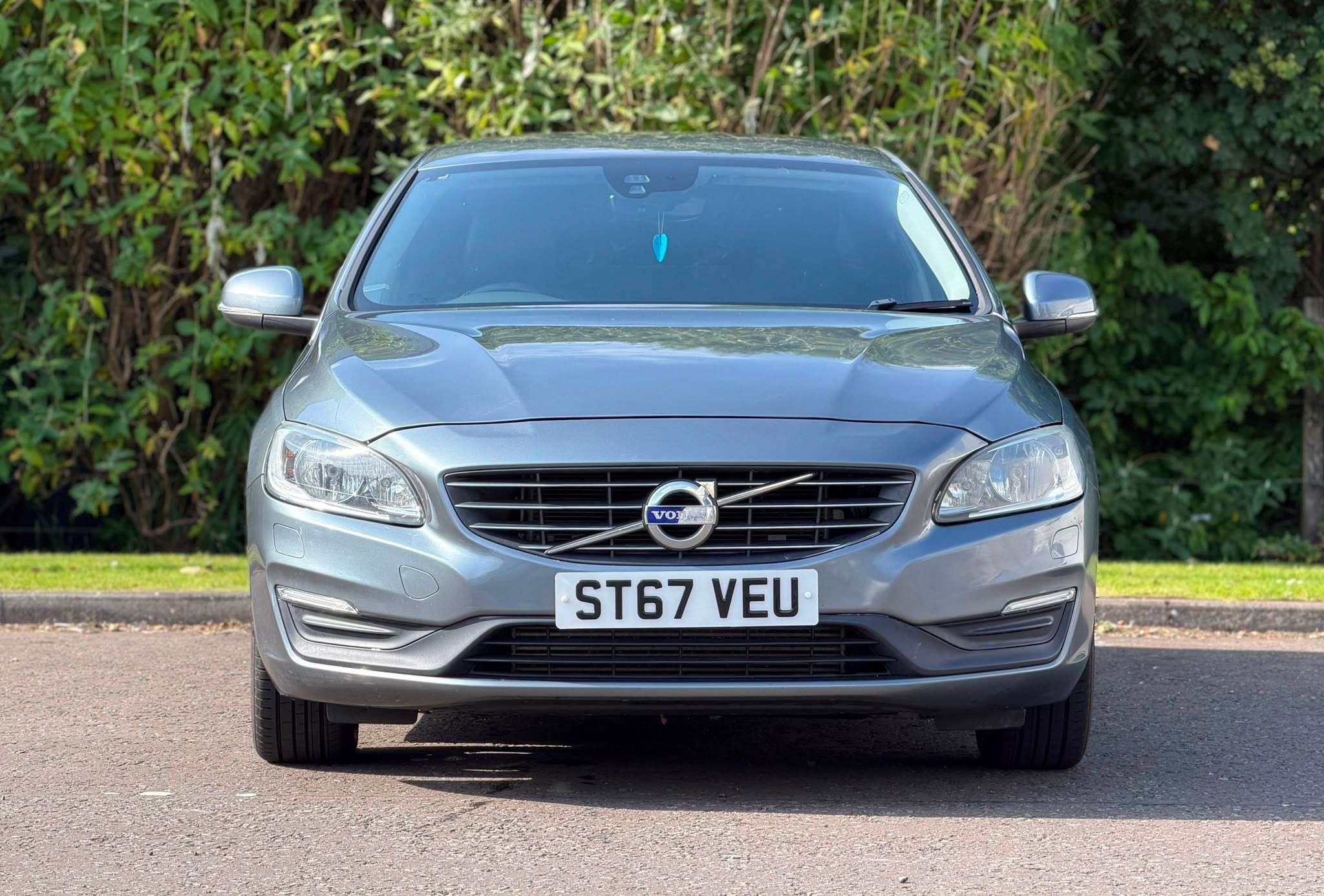 A 2018 VOLVO S60 2.0 T4 SE Nav Saloon 4dr Petrol Manual Euro 6 (s/s) (190 ps) A 2018 VOLVO S60 2.0 T4 SE Nav Saloon 4dr Petrol Manual Euro 6 (s/s) (190 ps)