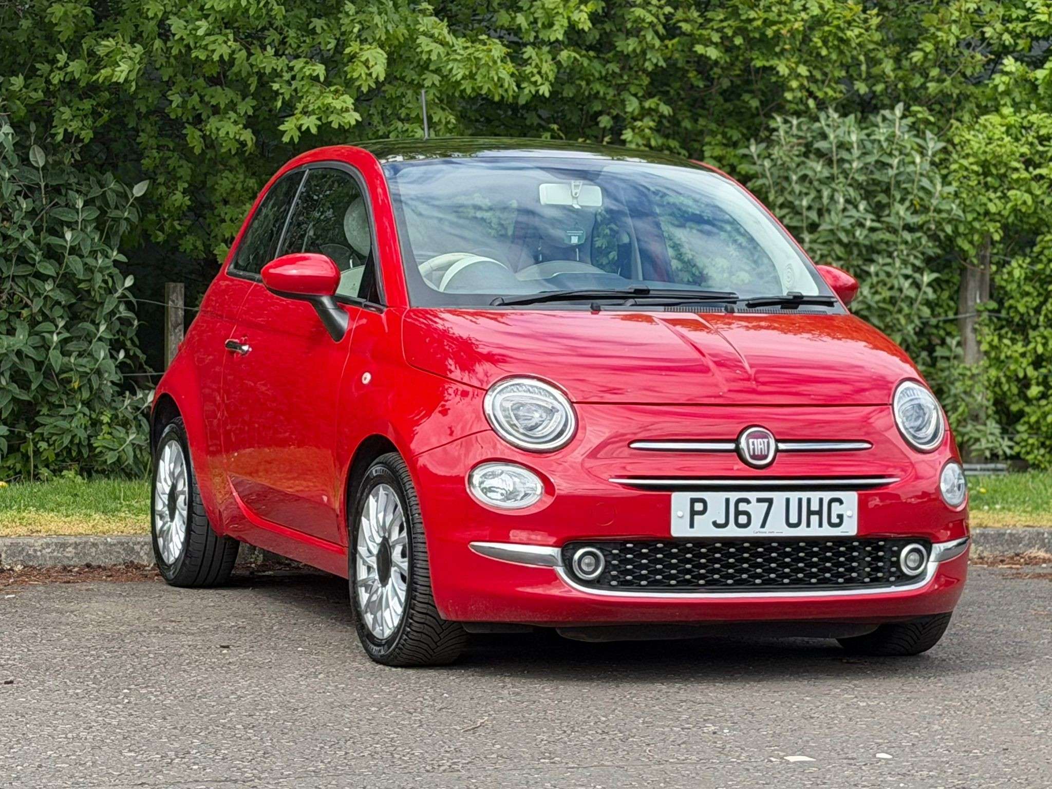 A 2017 FIAT 500 1.2 Lounge Hatchback 3dr Petrol Manual Euro 6 (s/s) (69 bhp) A 2017 FIAT 500 1.2 Lounge Hatchback 3dr Petrol Manual Euro 6 (s/s) (69 bhp)