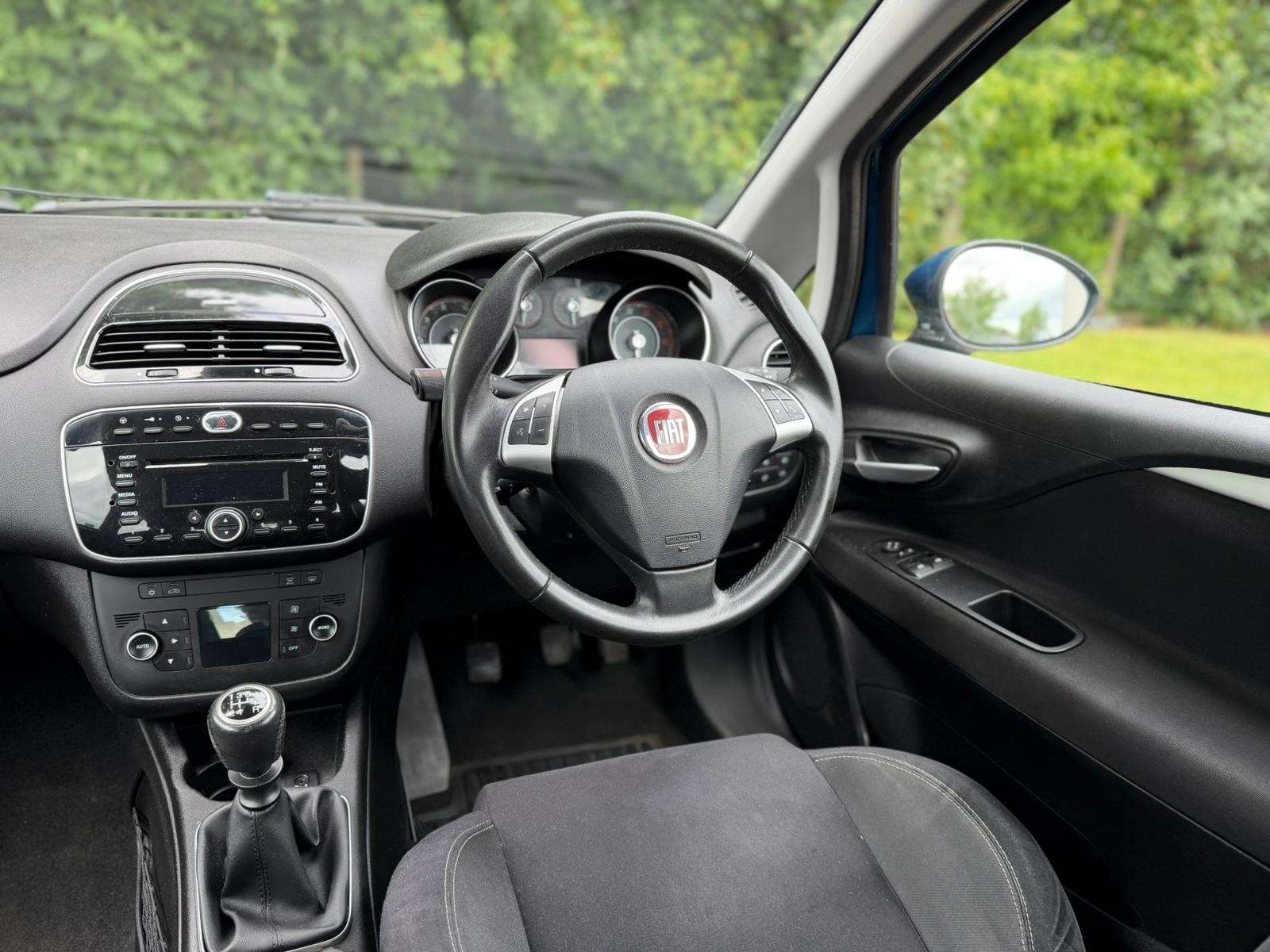 2014 FIAT PUNTO 2014 FIAT PUNTO