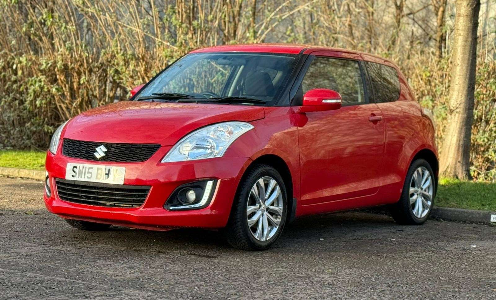 A 2015 SUZUKI SWIFT 1.2 SZ4 Hatchback 3dr Petrol Manual Euro 5 (94 ps) A 2015 SUZUKI SWIFT 1.2 SZ4 Hatchback 3dr Petrol Manual Euro 5 (94 ps)
