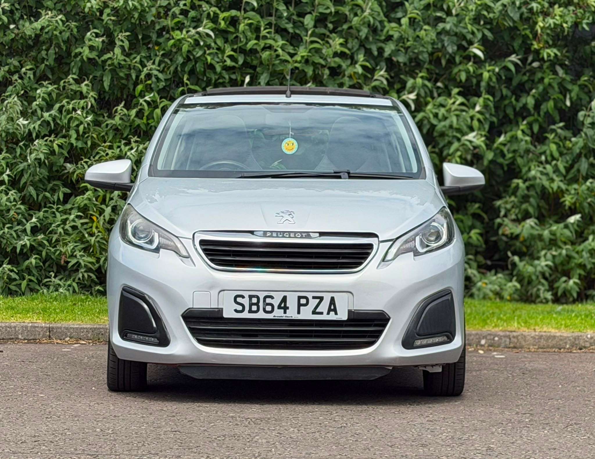 A 2014 PEUGEOT 108 1.0 VTi Active Top A 2014 PEUGEOT 108 1.0 VTi Active Top