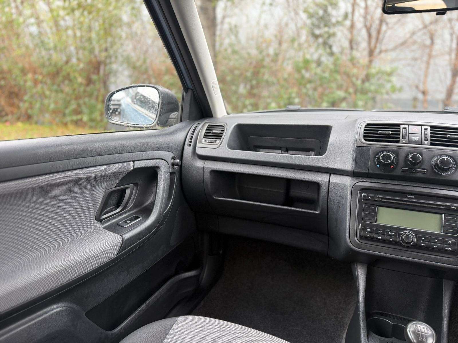 2009 SKODA FABIA 2009 SKODA FABIA