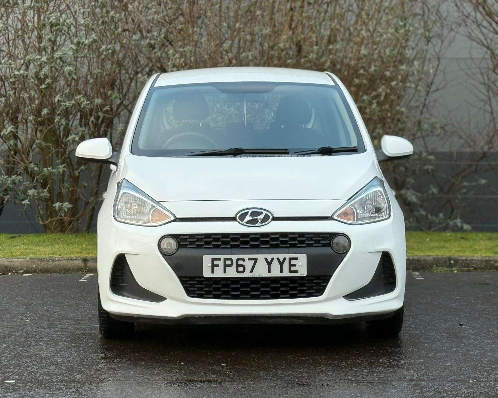 A 2017 HYUNDAI I10 1.0 SE Hatchback 5dr Petrol Manual Euro 6 (66 ps) A 2017 HYUNDAI I10 1.0 SE Hatchback 5dr Petrol Manual Euro 6 (66 ps)
