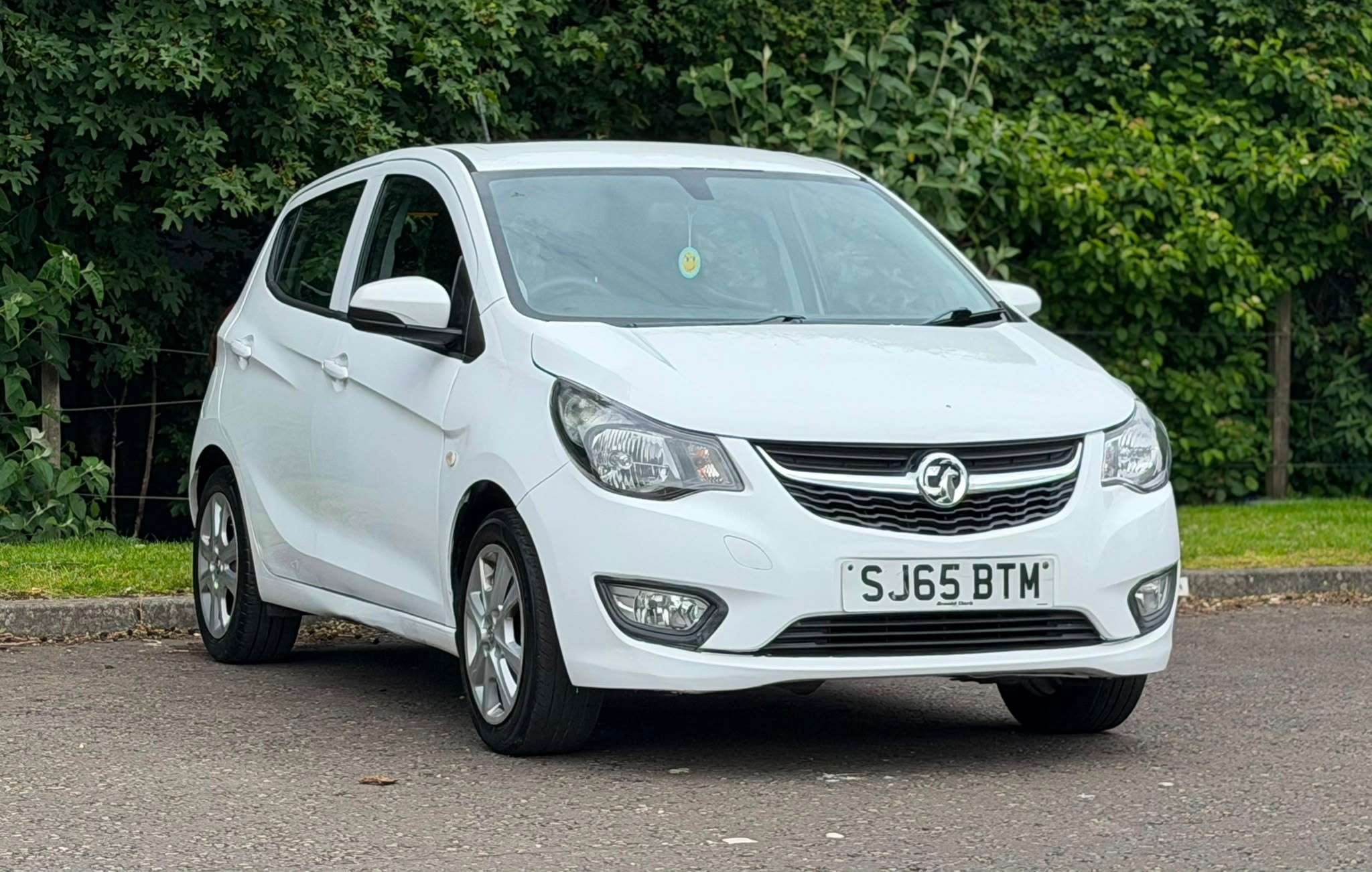 A 2016 VAUXHALL VIVA 1.0i SE Hatchback 5dr Petrol Manual Euro 6 (a/c) (75 ps) A 2016 VAUXHALL VIVA 1.0i SE Hatchback 5dr Petrol Manual Euro 6 (a/c) (75 ps)