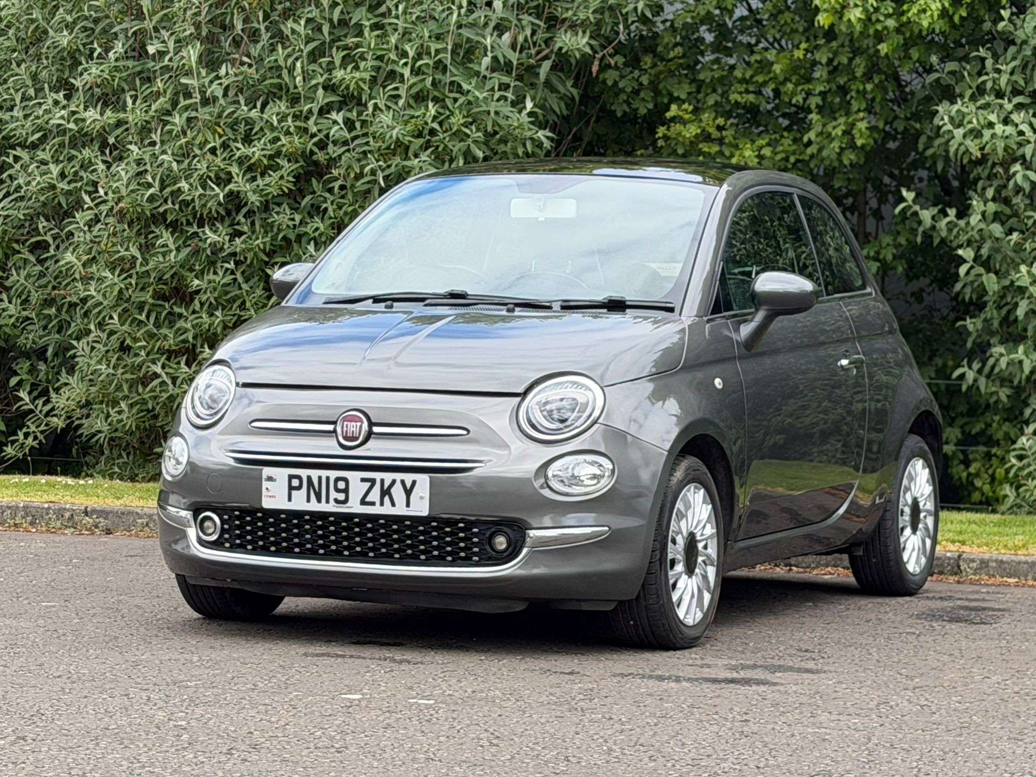 A 2019 FIAT 500 1.2 Lounge Hatchback 3dr Petrol Manual Euro 6 (s/s) (69 bhp) A 2019 FIAT 500 1.2 Lounge Hatchback 3dr Petrol Manual Euro 6 (s/s) (69 bhp)
